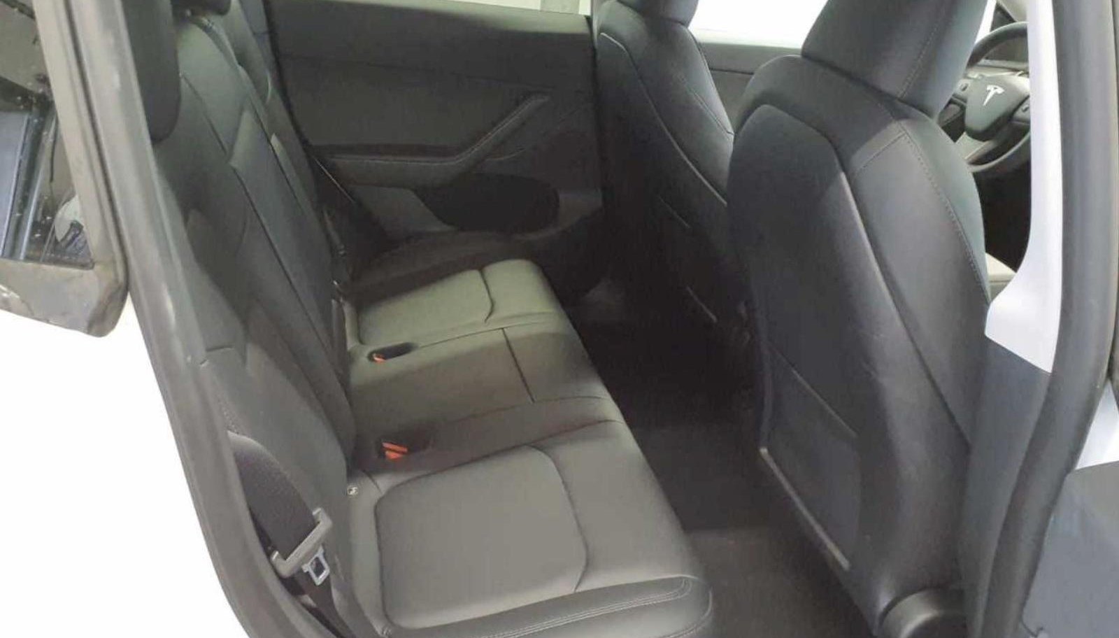 Tesla Model Y Basis RWD 5