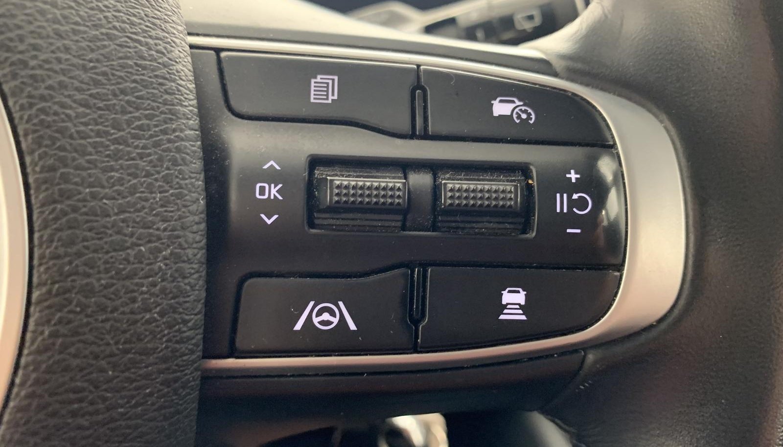 Kia Sportage Plug-In 4WD 12