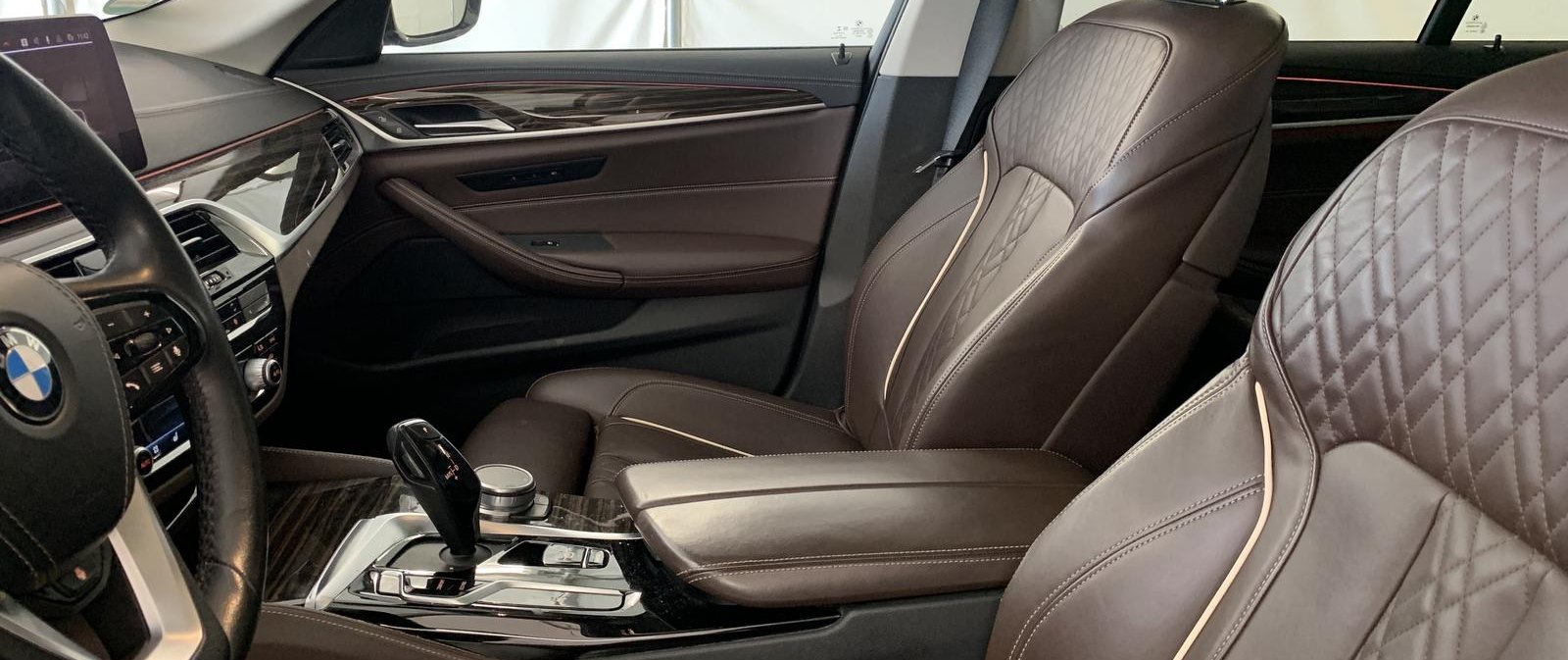 BMW 5 Luxury Line 9