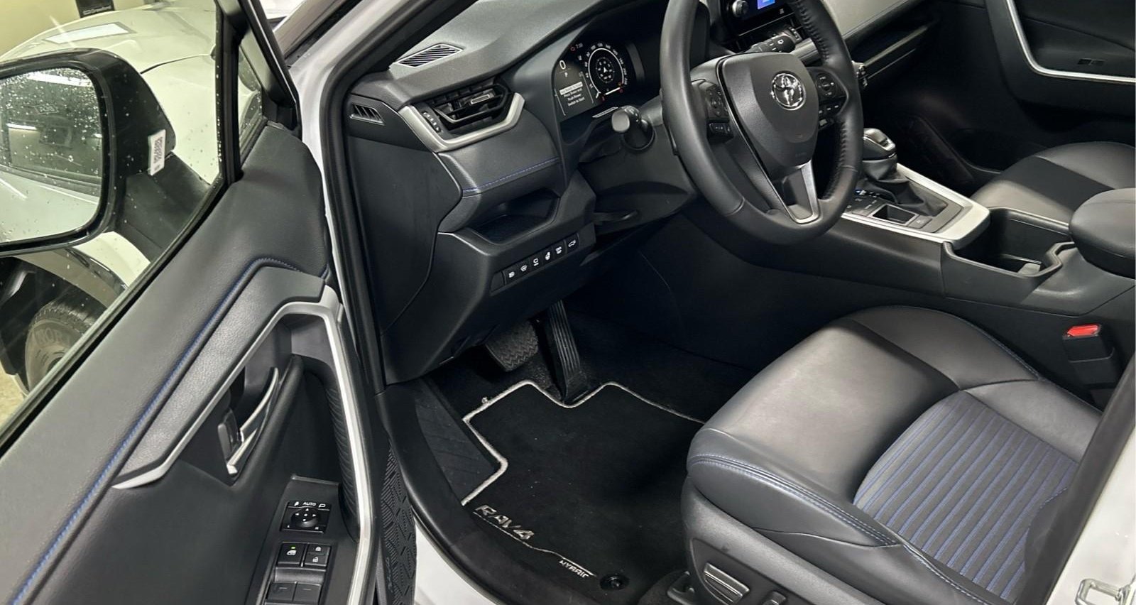 Toyota RAV Style 6