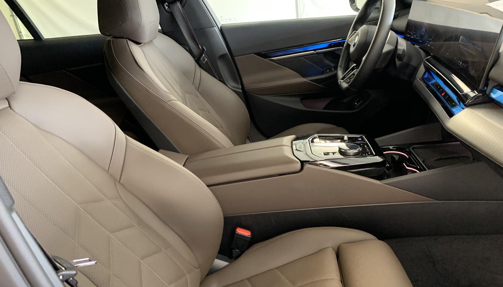 BMW i5 M Sport Pro 3
