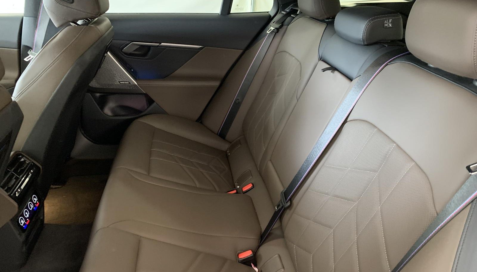 BMW i5 M Sport Pro 7