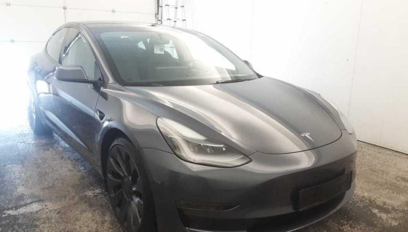 Tesla Model 3 Performance Dual AWD 2