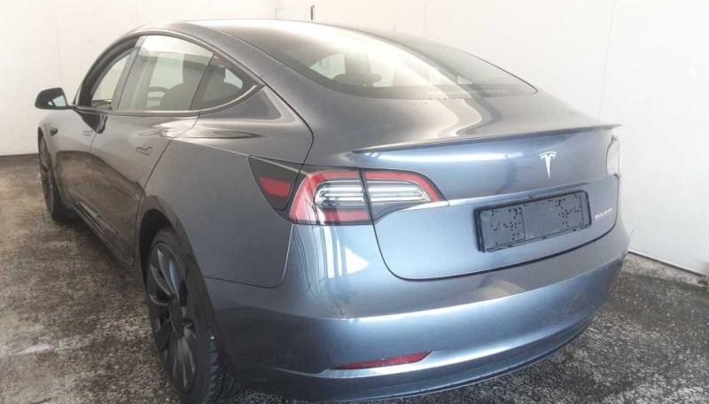 Tesla Model 3 Performance Dual AWD 3