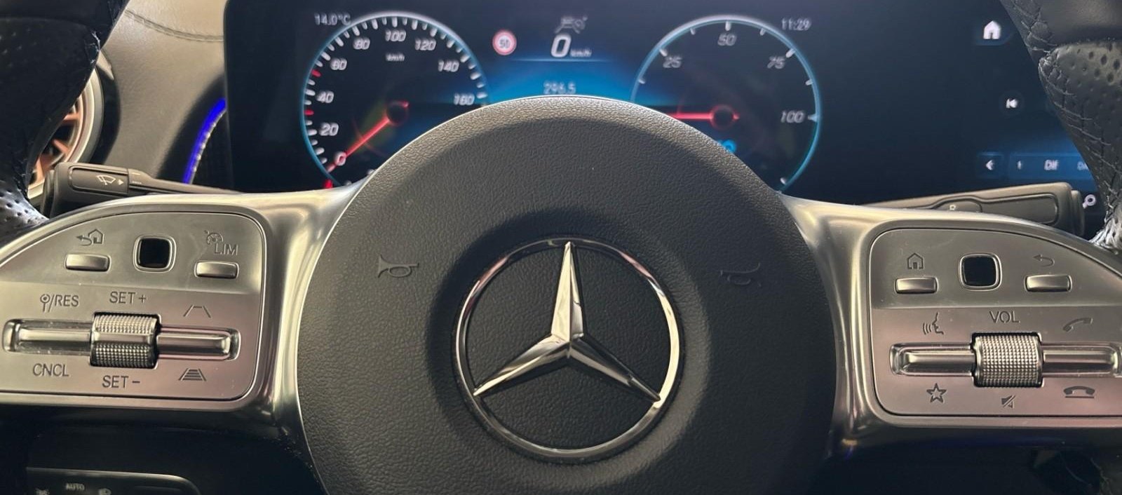 Mercedes-Benz EQB Electric Art 8
