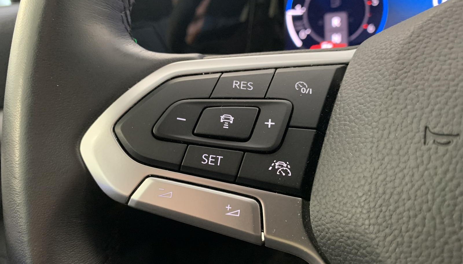 Volkswagen Golf Life 10