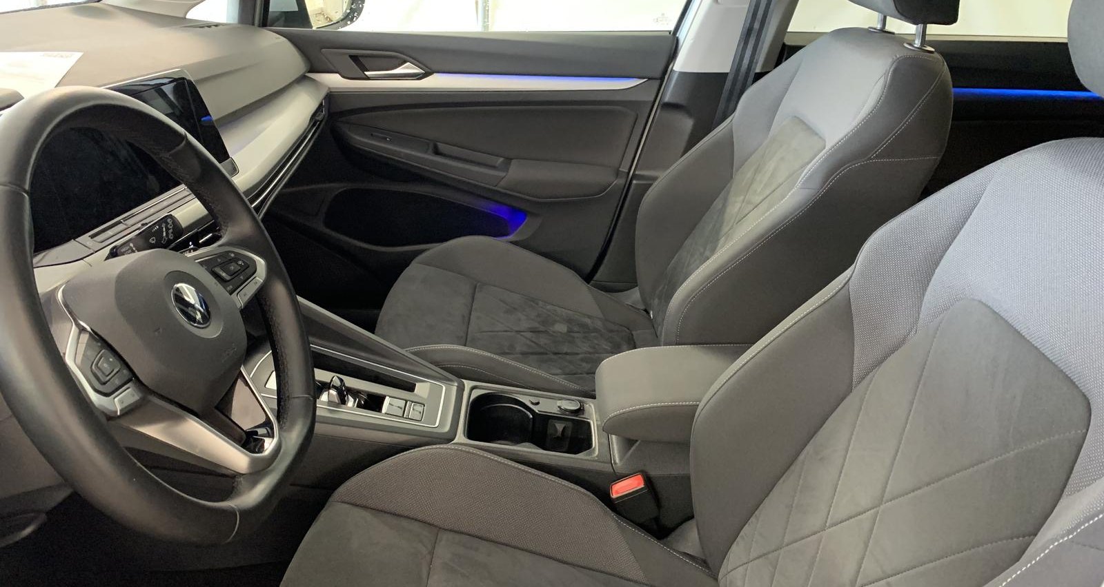 Volkswagen Golf Life 8