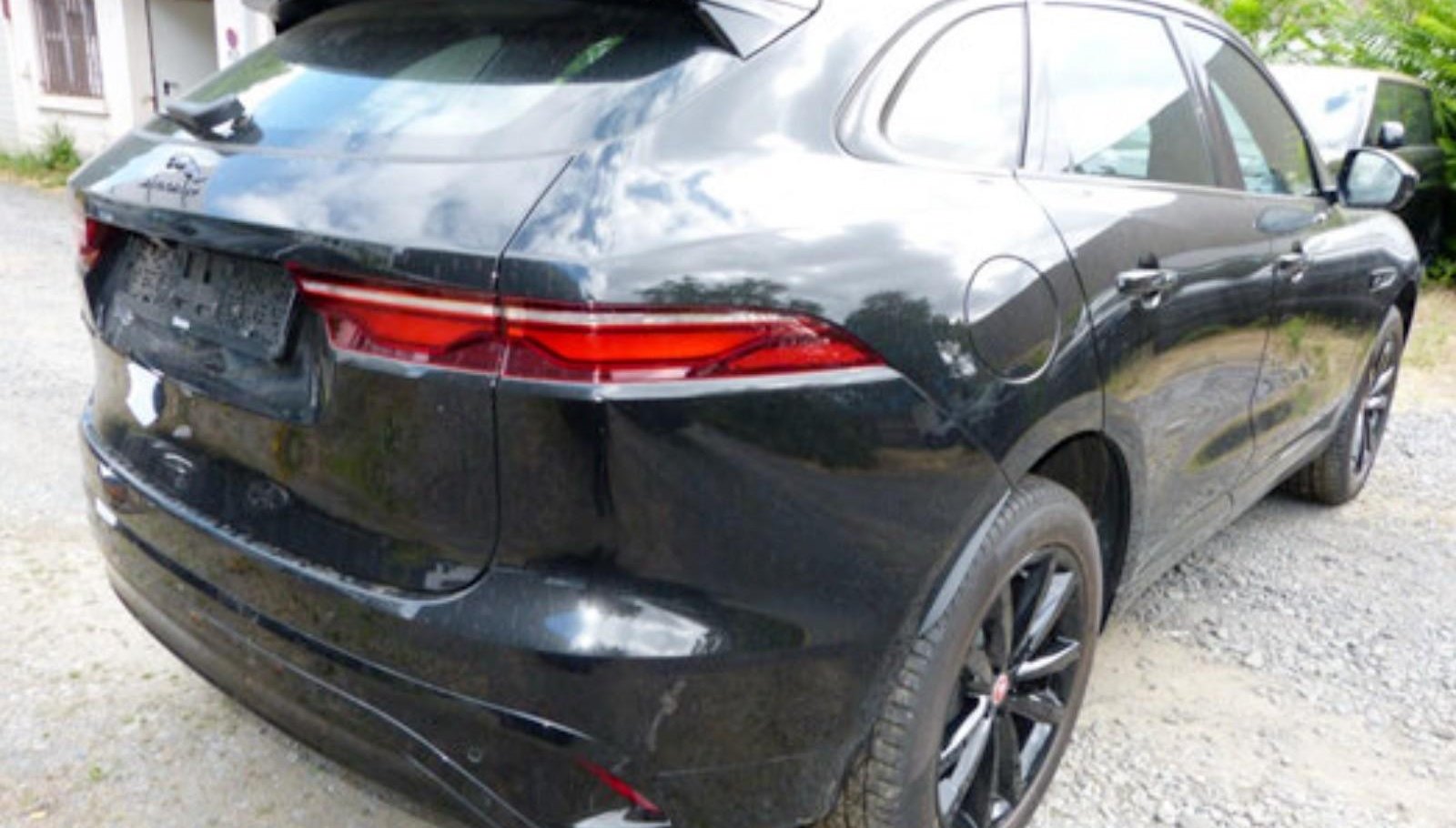 Jaguar F-Pace R-Dynamic SE AWD 4