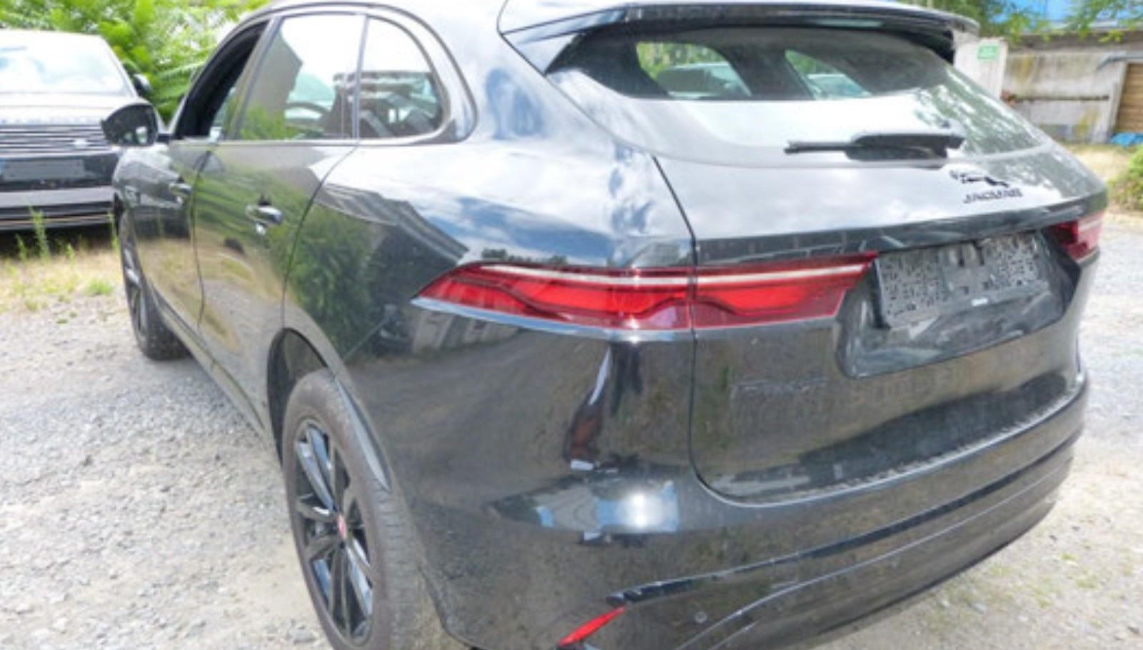 Jaguar F-Pace R-Dynamic SE AWD 8
