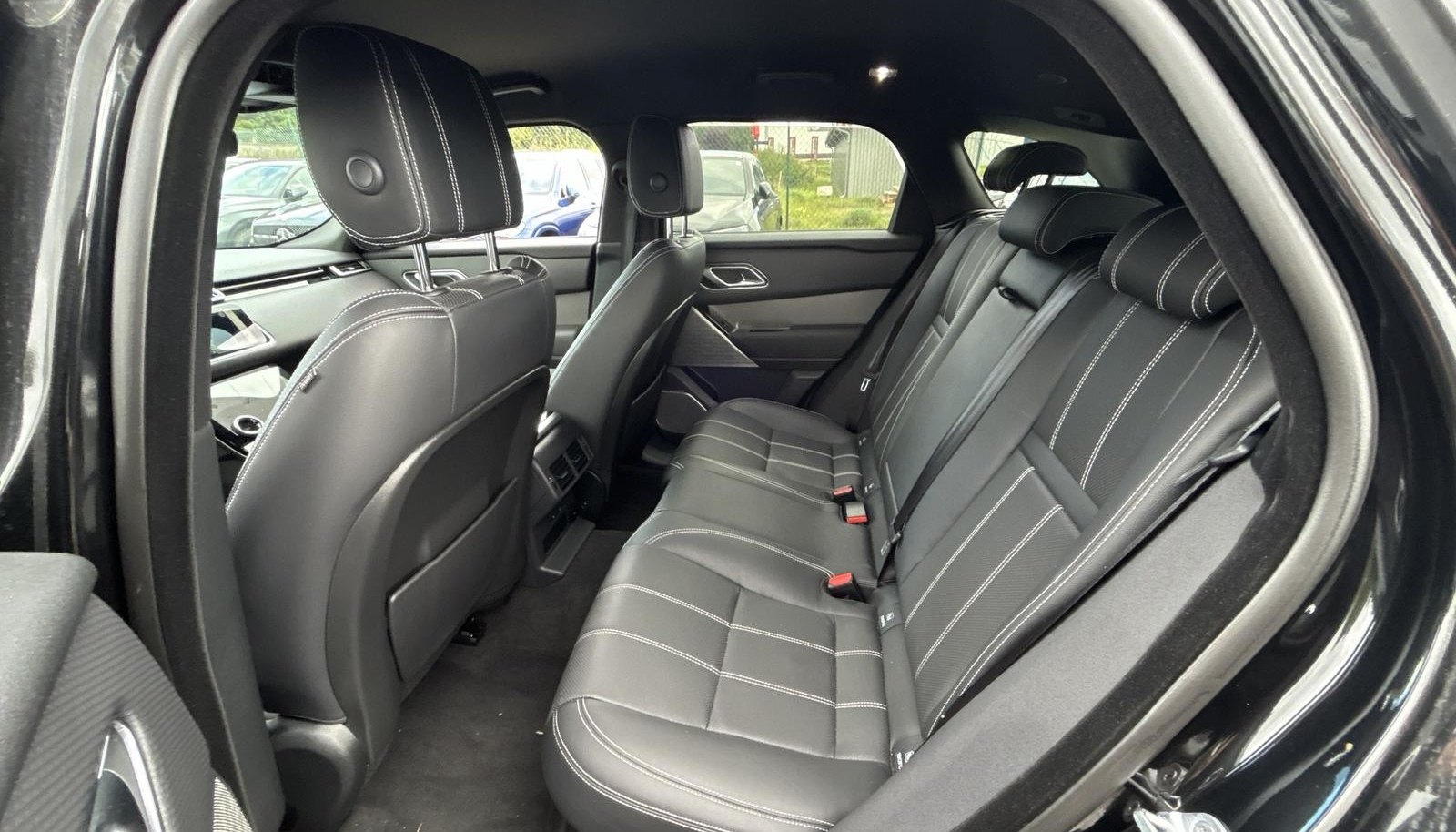 Land Rover Range Rover Velar D300 SE AWD 11