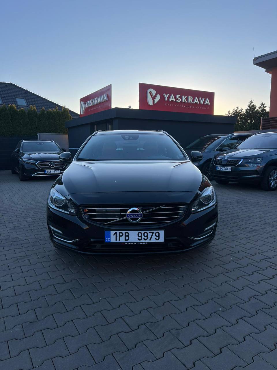 Volvo V60 Plug hybrid (283koni) 2