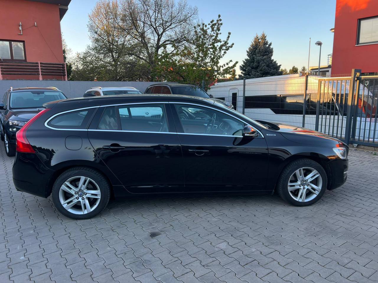 Volvo V60 Plug hybrid (283koni) 4