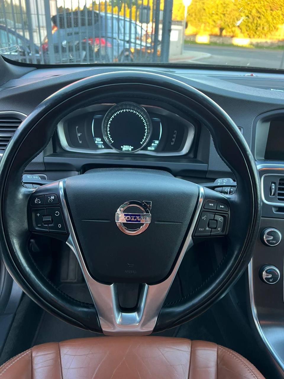 Volvo V60 Plug hybrid (283koni) 10