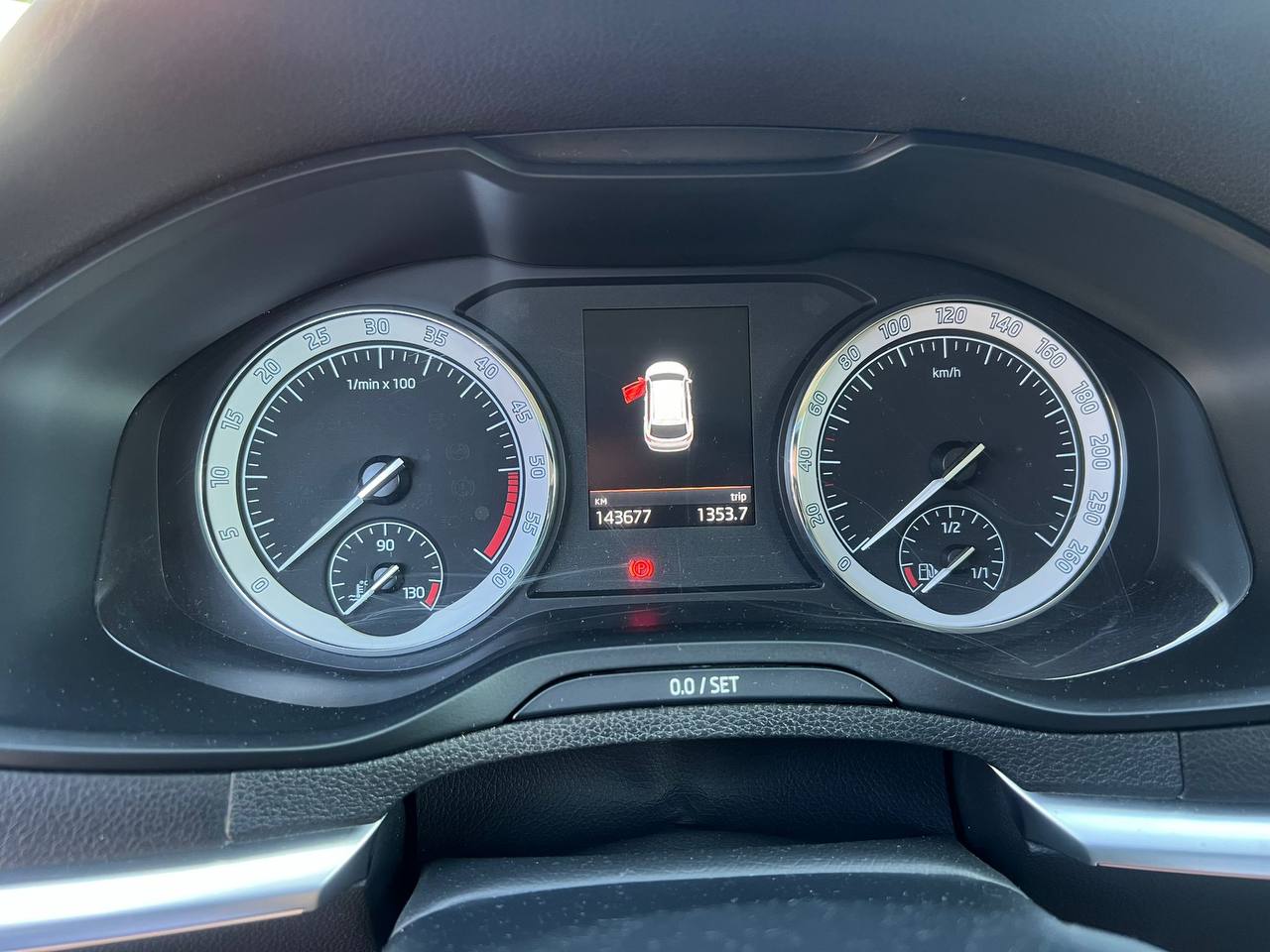 Škoda Karoq 1.6 TDi 10