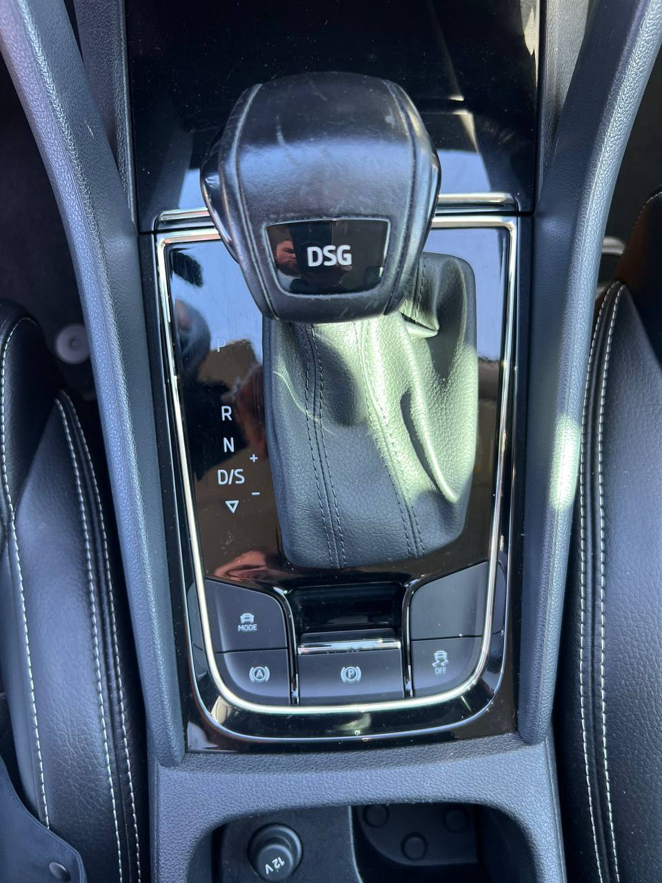 Škoda Karoq 1.6 TDi 14