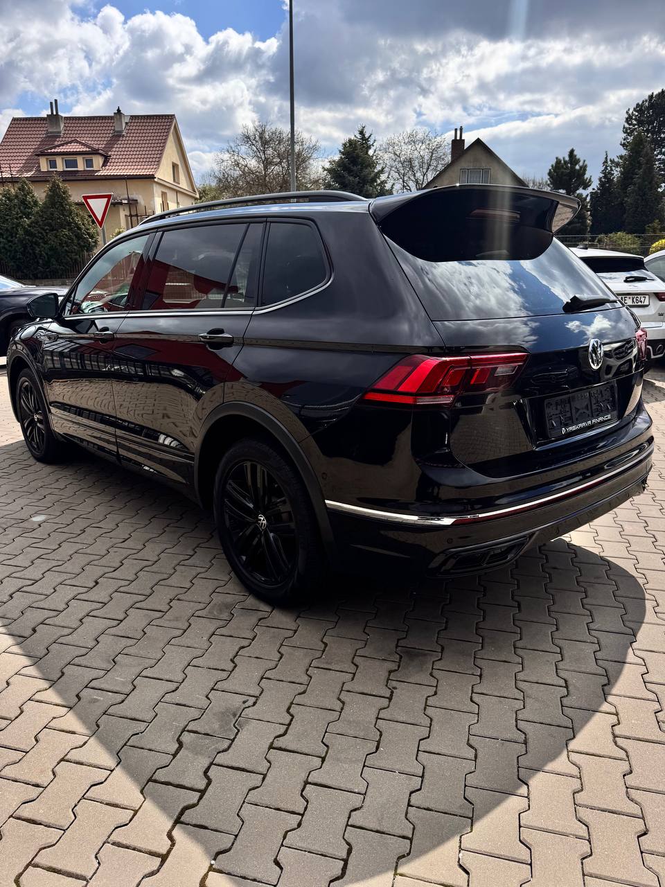 VW Tiguan R-line 5