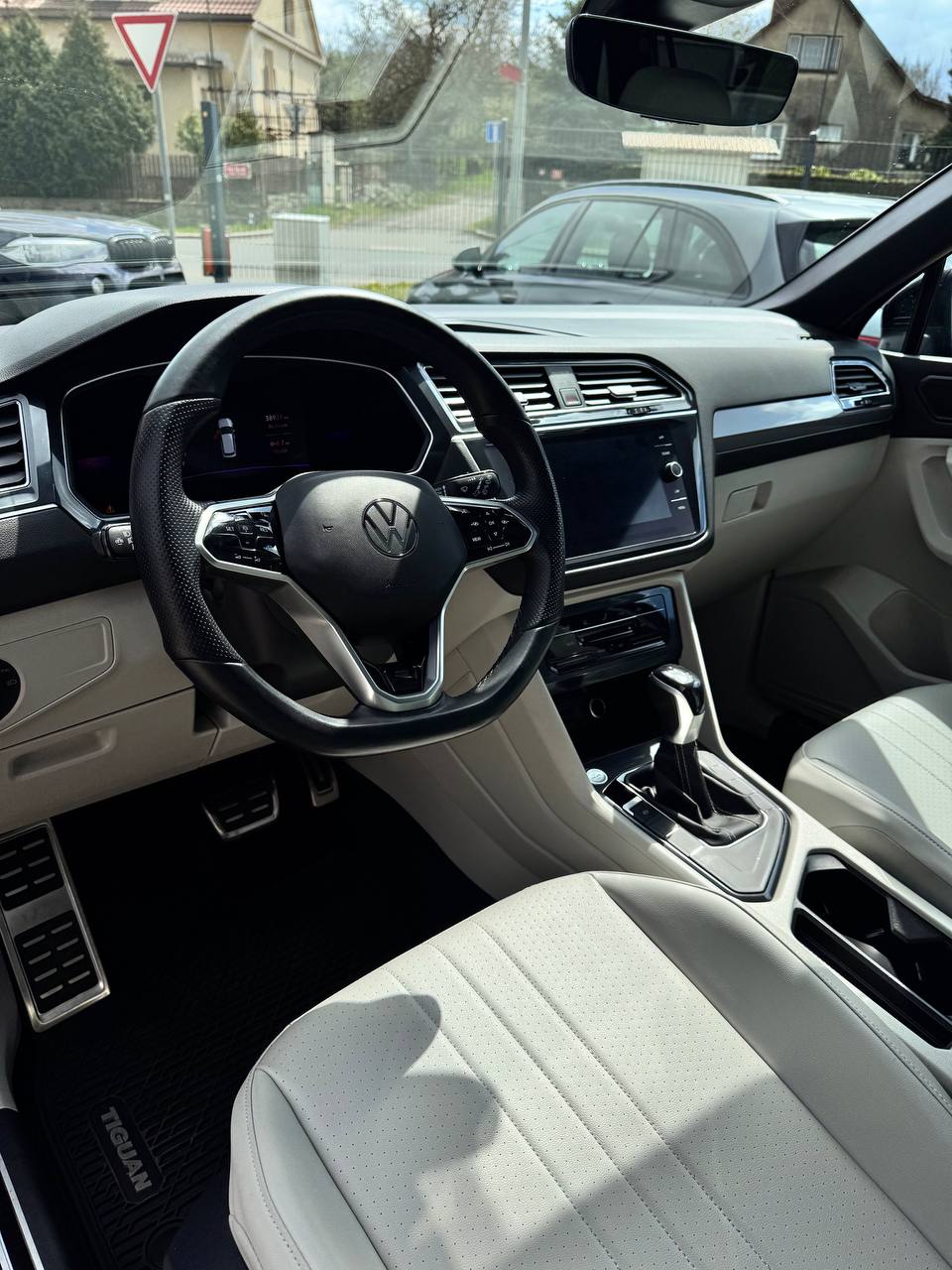 VW Tiguan R-line 11