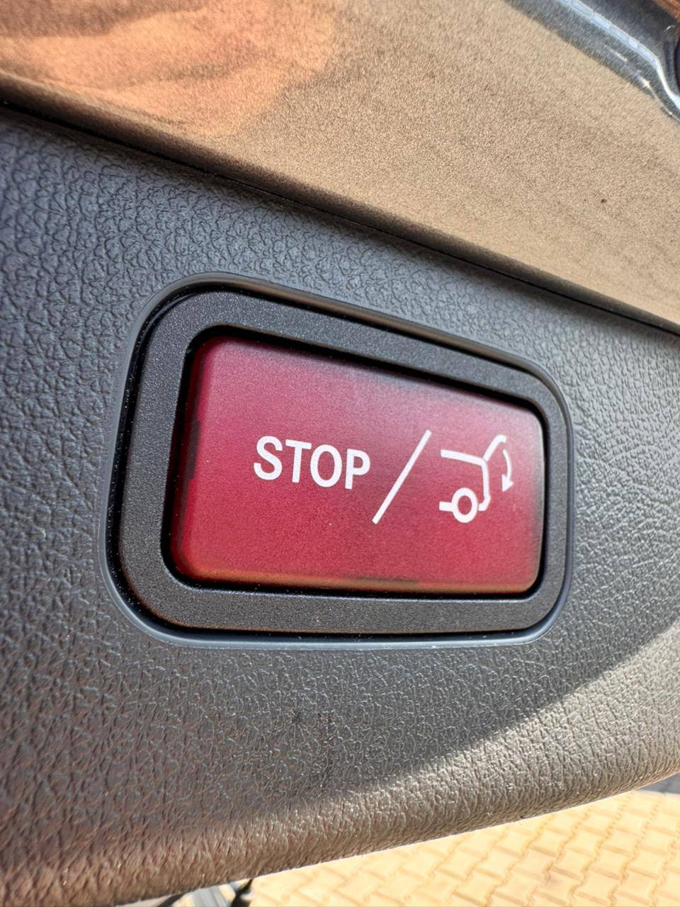 Mercedes C (mild hybrid) 12