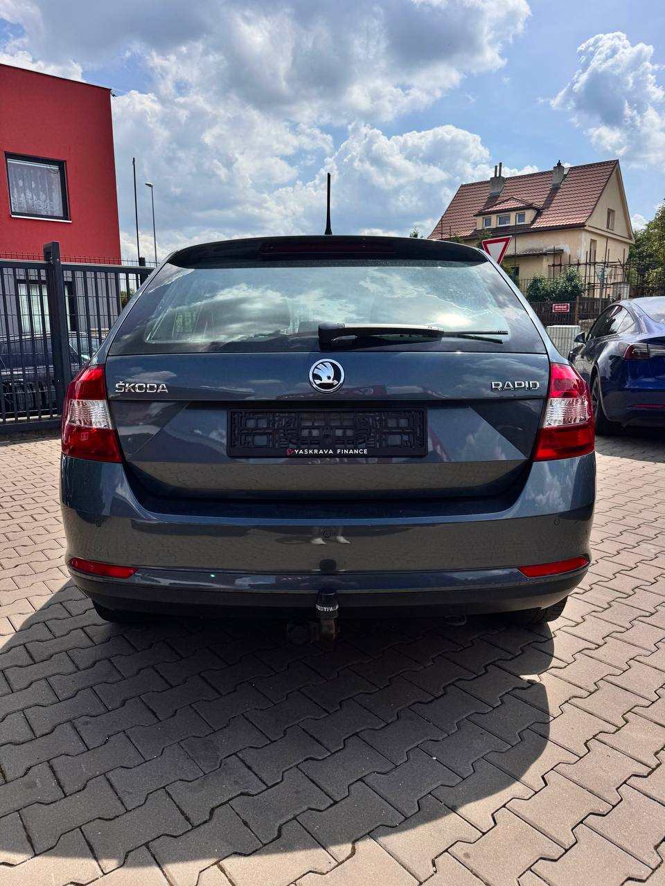 Skoda Rapid 2015 3