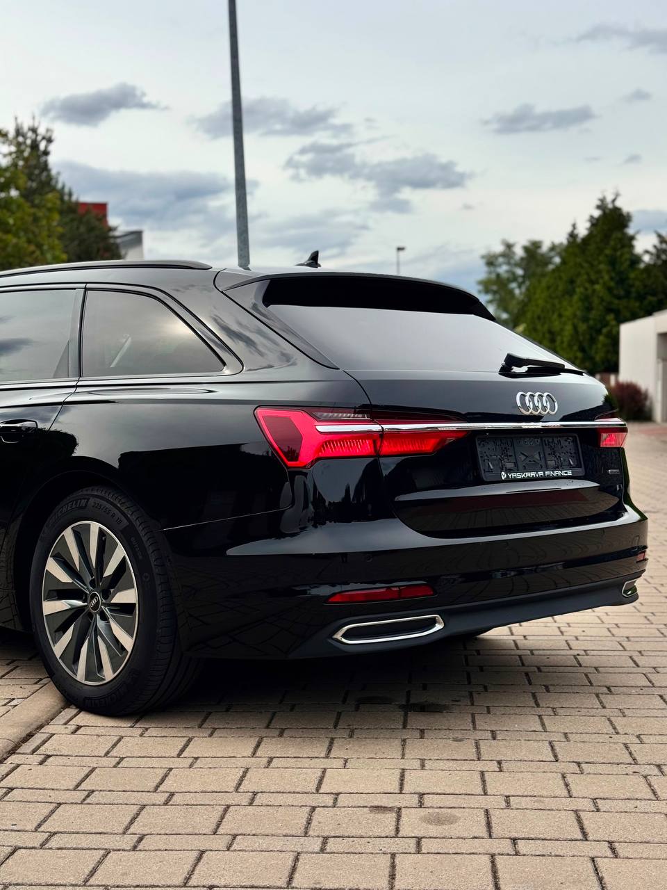 Audi A6 Black Shadow Quattro 4
