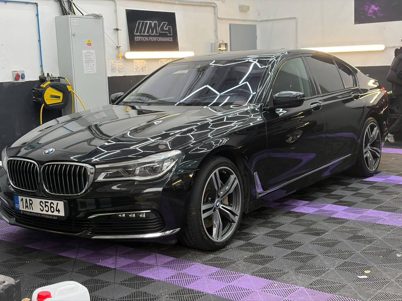 BMW 750i Individual M Sport 2017