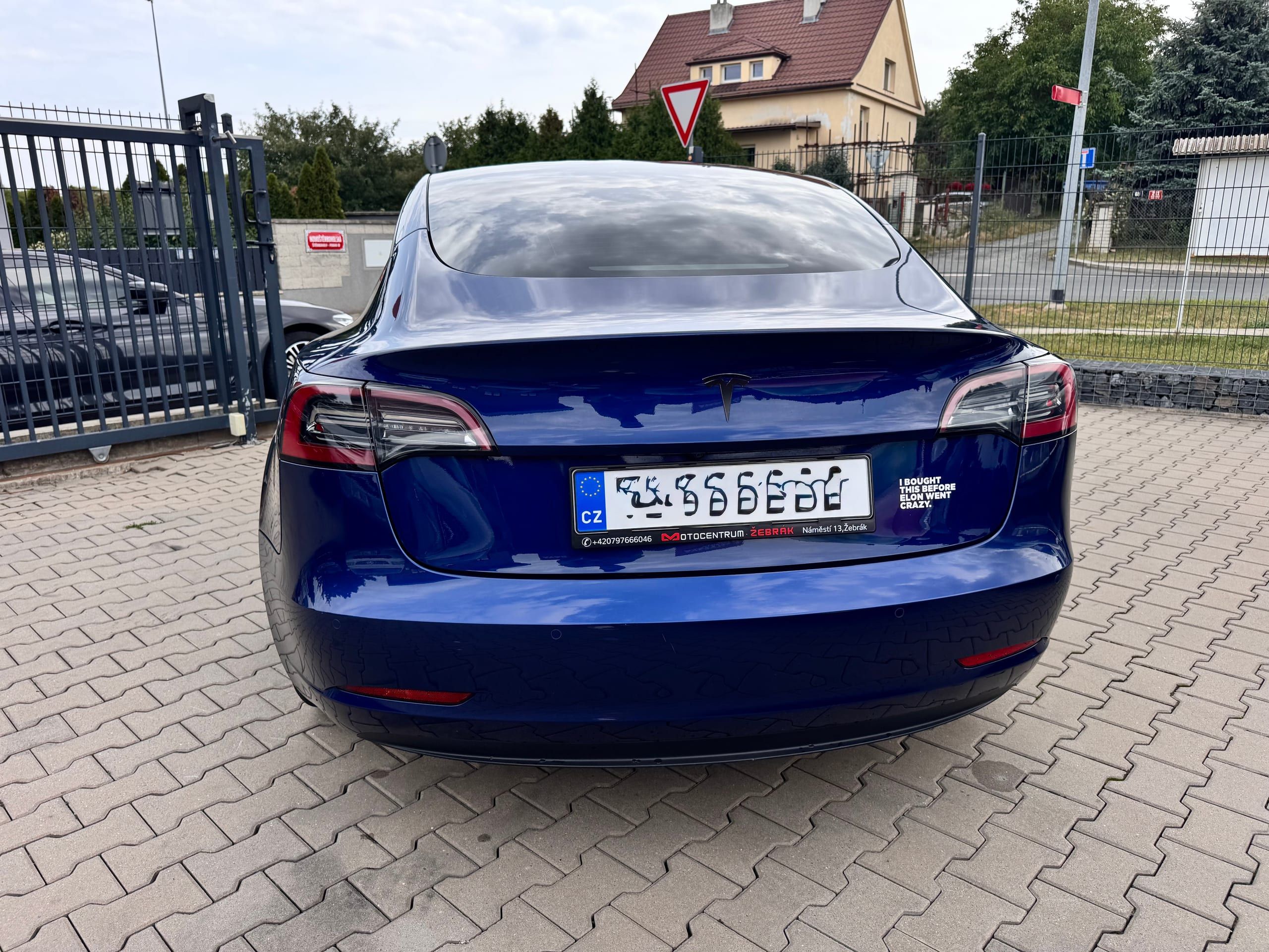 Tesla Model 3 Long Range 4