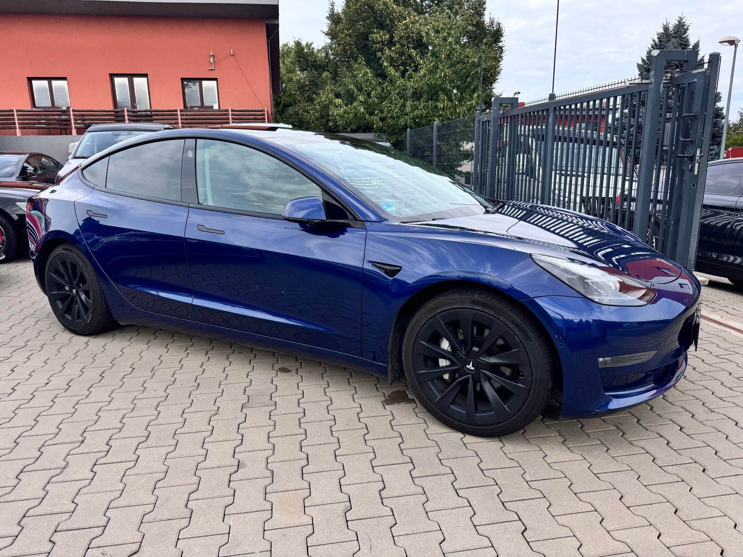 Tesla Model 3 Long Range 6