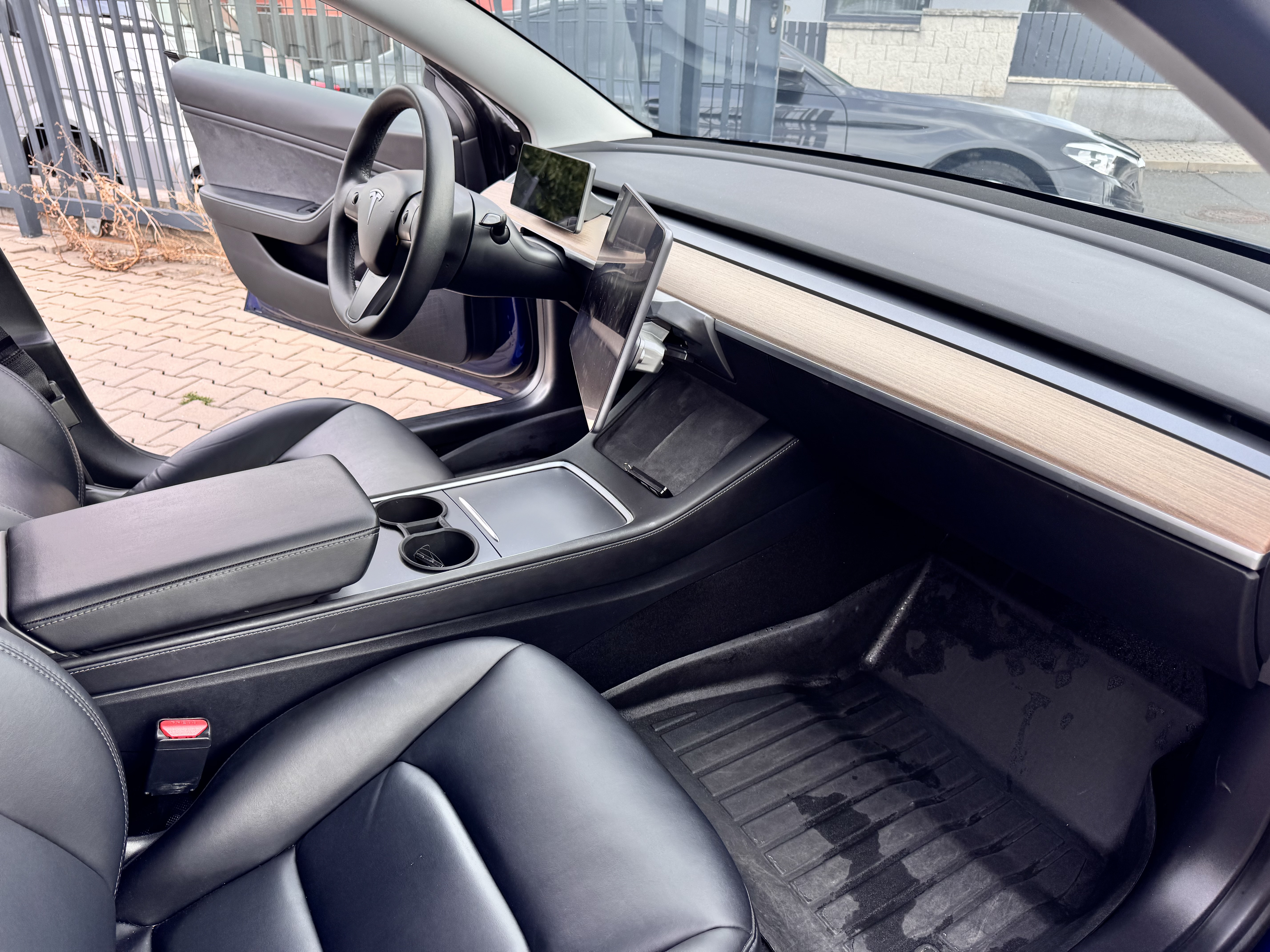 Tesla Model 3 Long Range 10