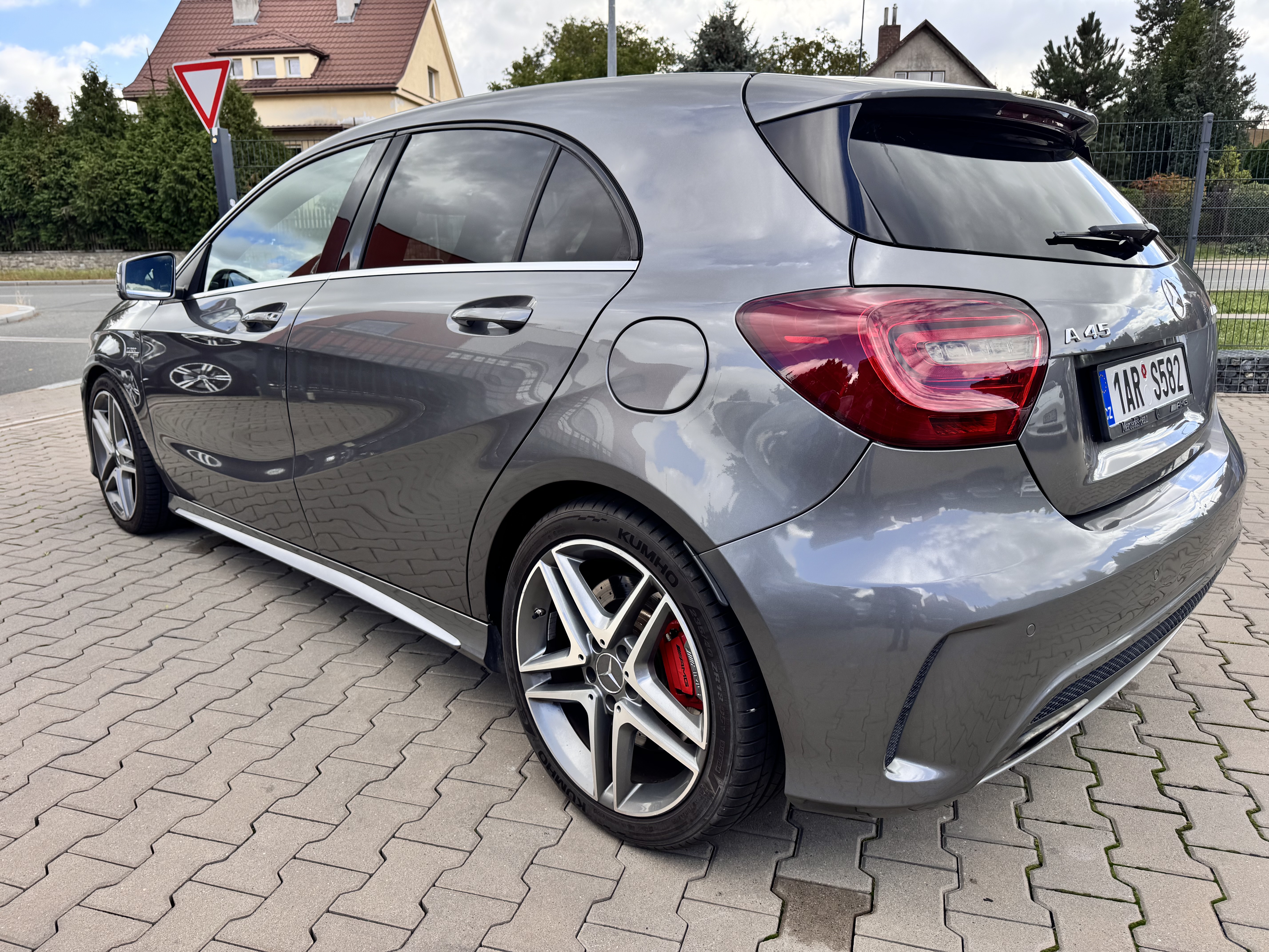 Mercedes-Benz A45 AMG 4