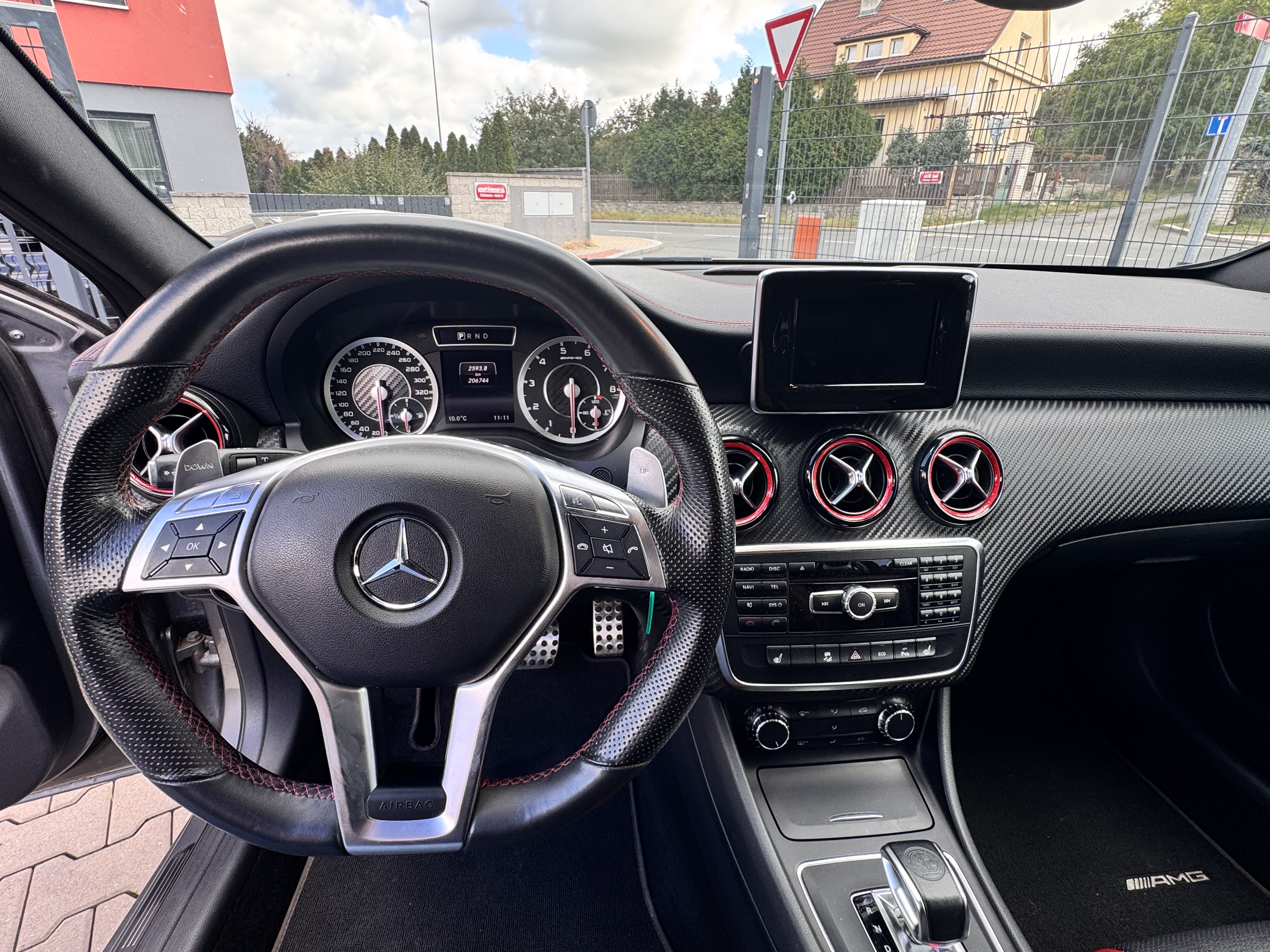 Mercedes-Benz A45 AMG 12