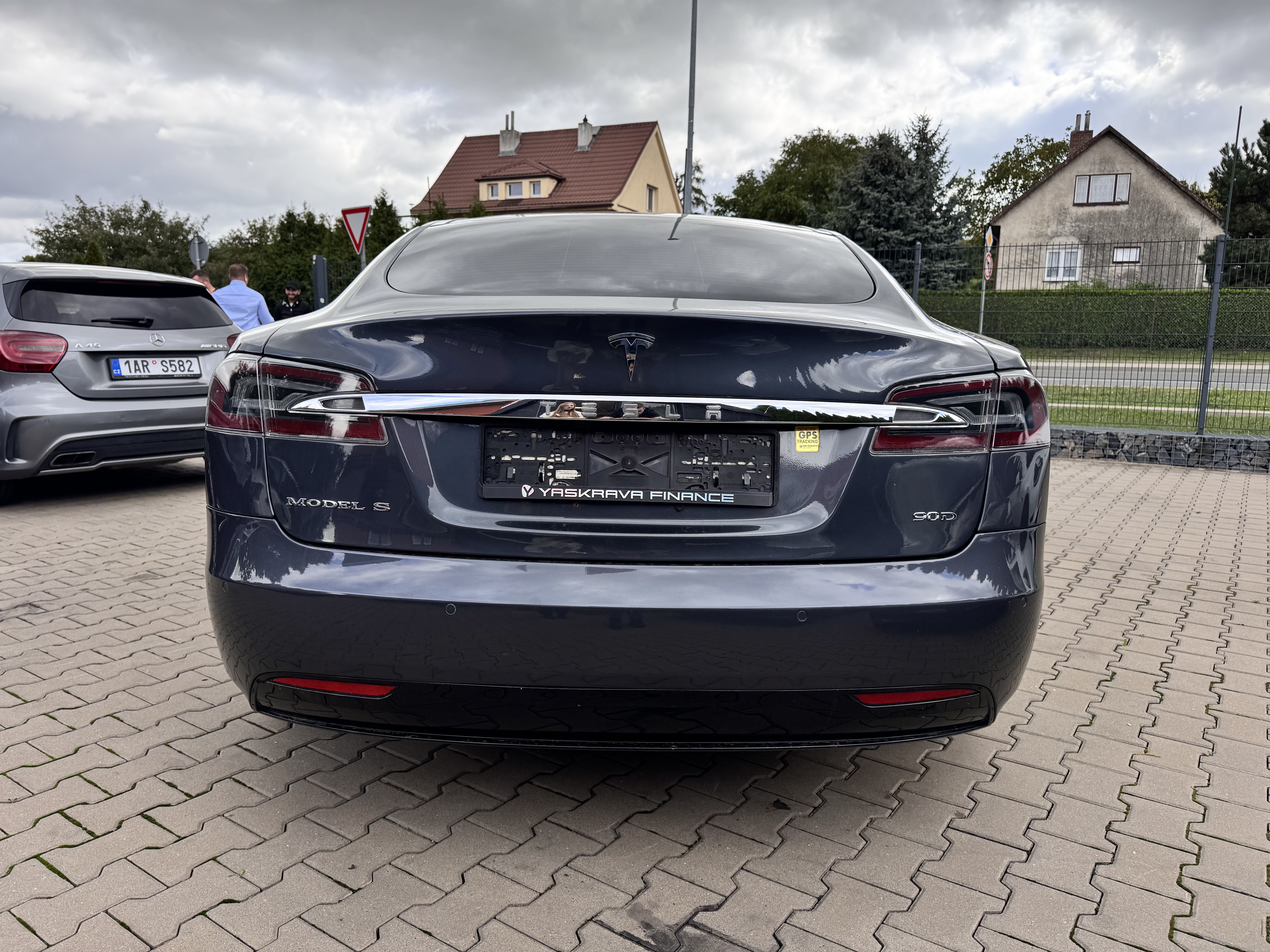 Tesla Model S 90D 4