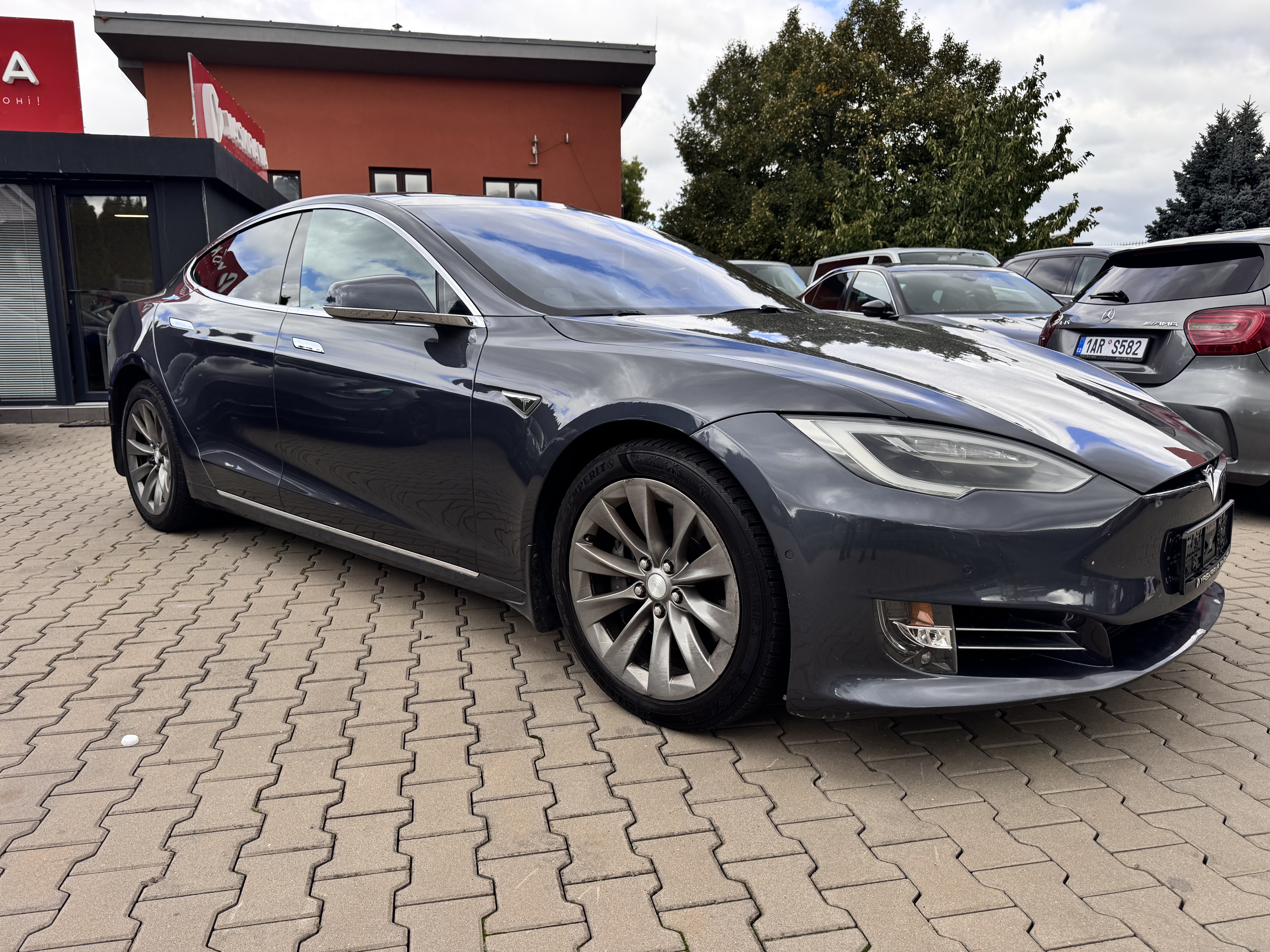 Tesla Model S 90D 6