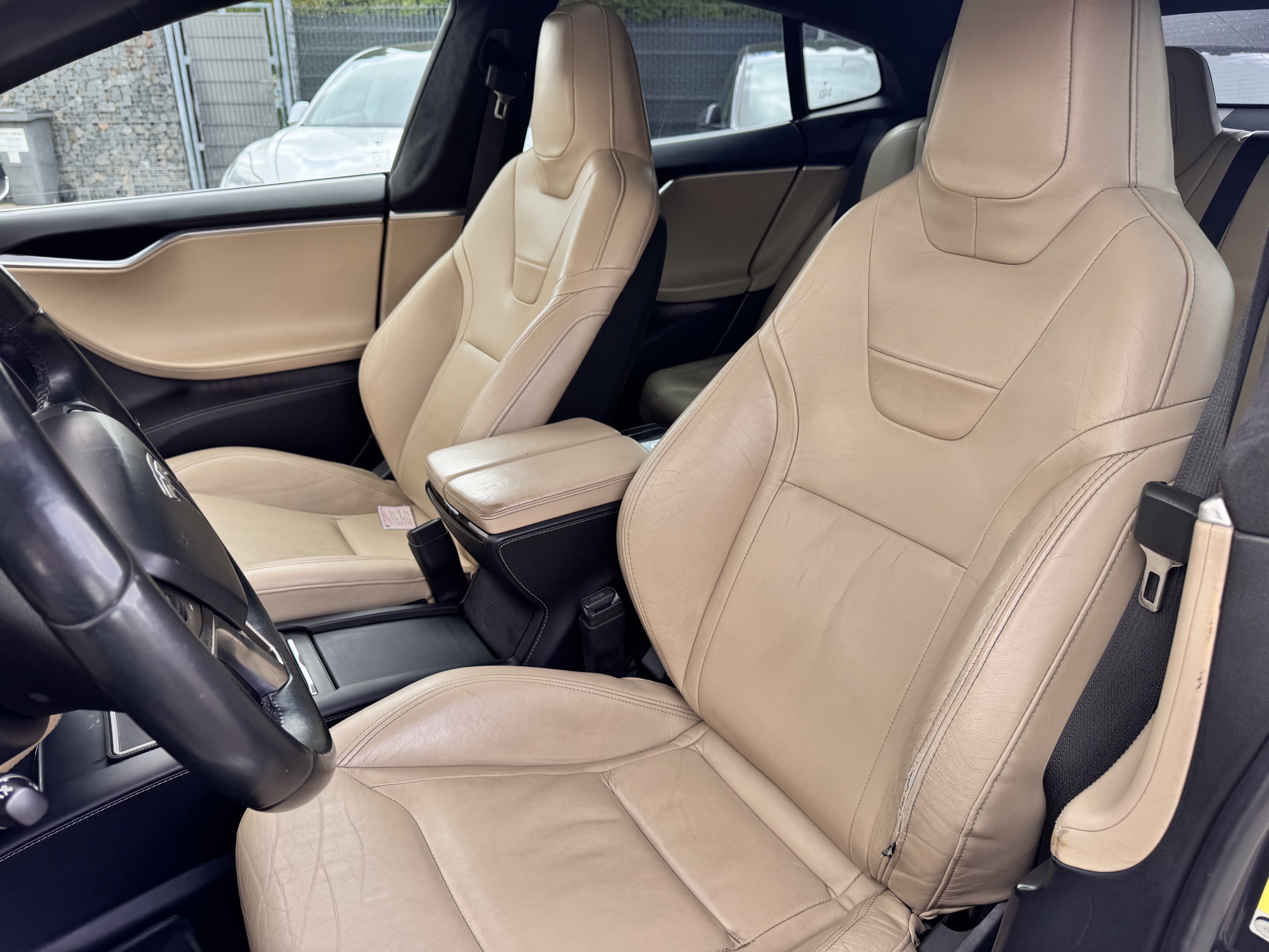 Tesla Model S 90D 7