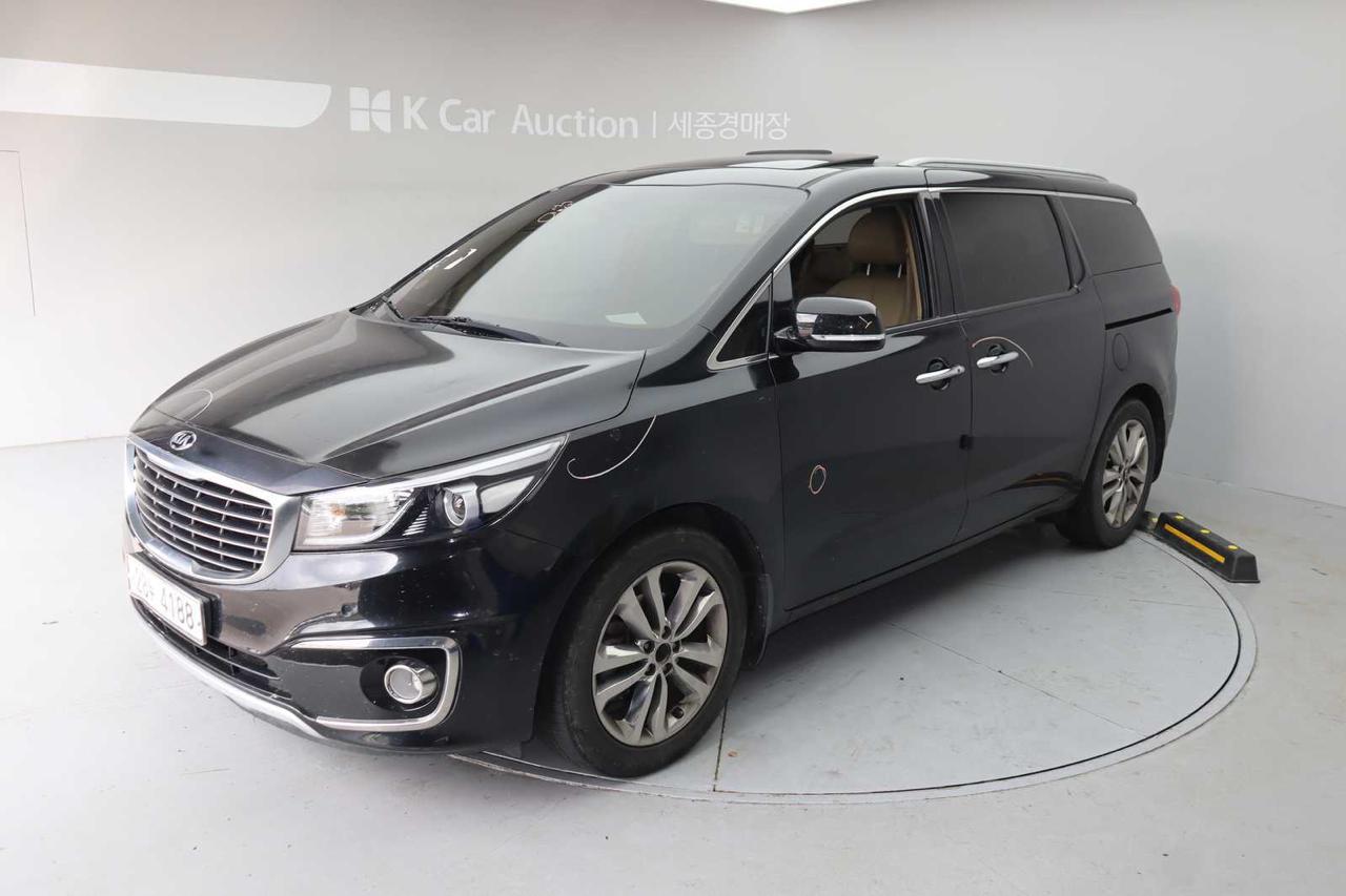 Kia Carnival 2.2 CRDi 9 місць