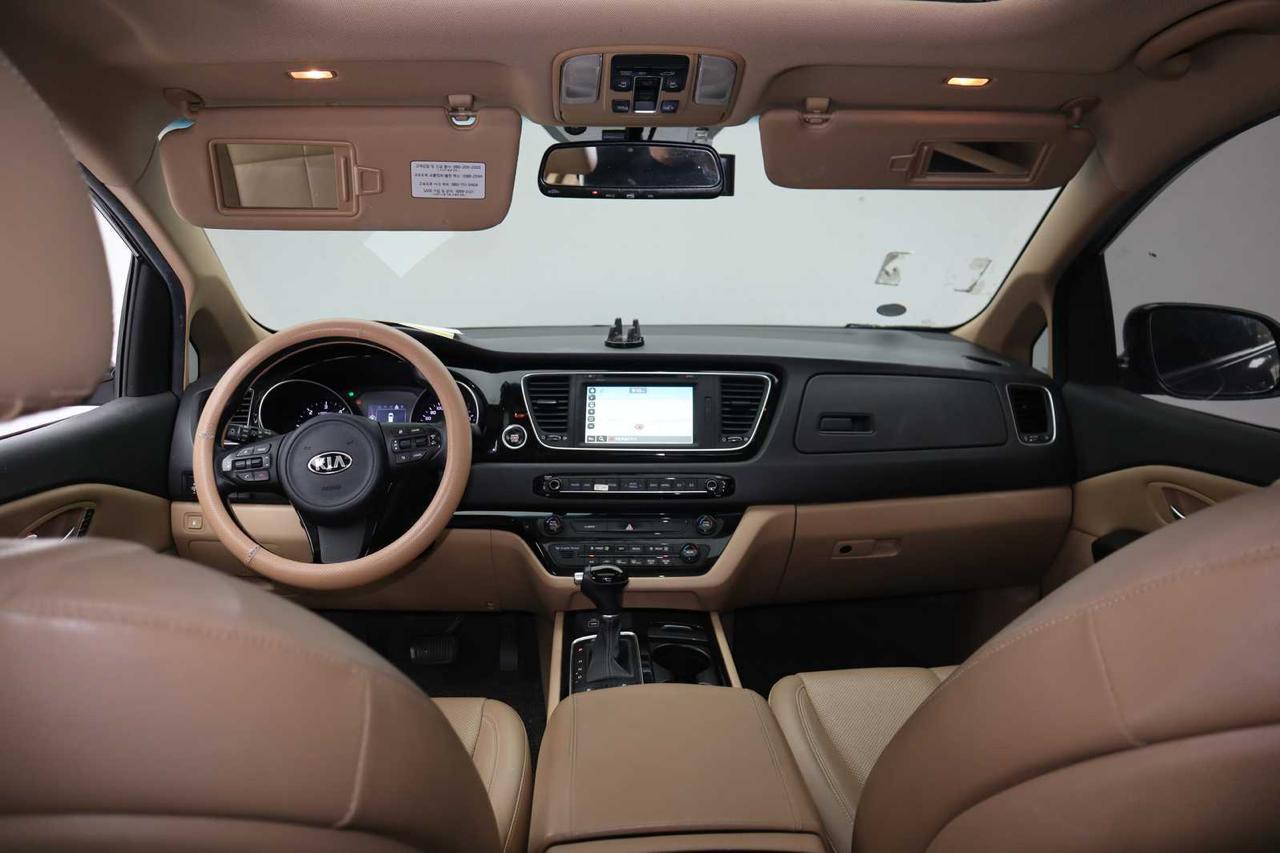 Kia Carnival 2.2 CRDi 9 місць 3