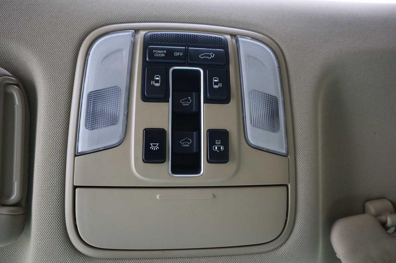 Kia Carnival 2.2 CRDi 9 місць 6