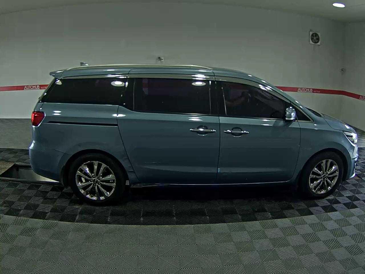 Kia Carnival 2.2 CRDi 2