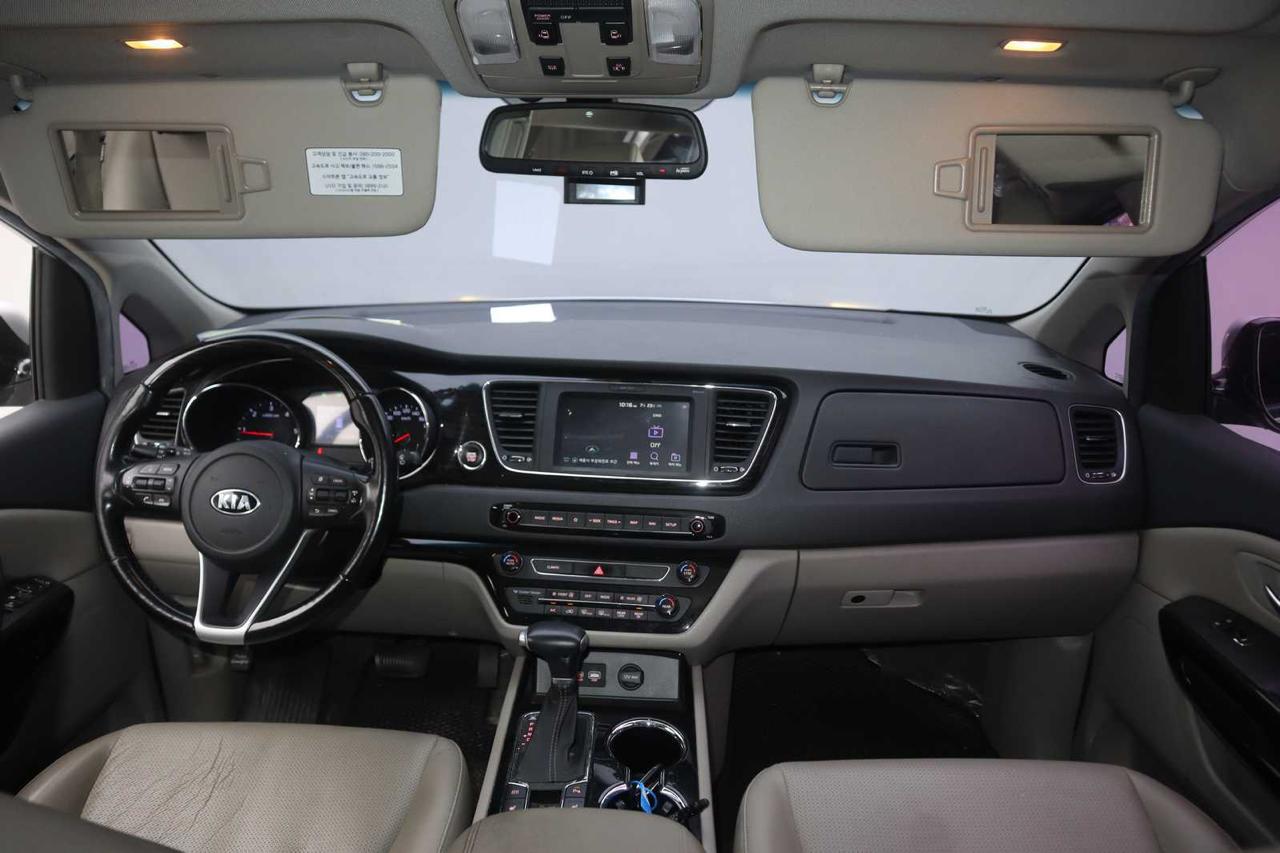 Kia Carnival 2.2 CRDi 3