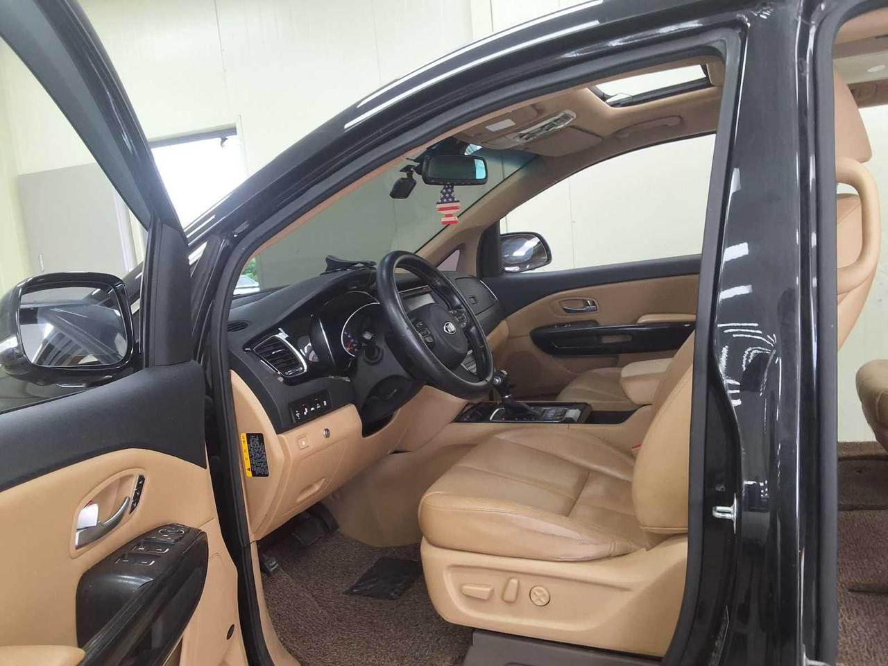 Kia Carnival 2.2 CRDi 2