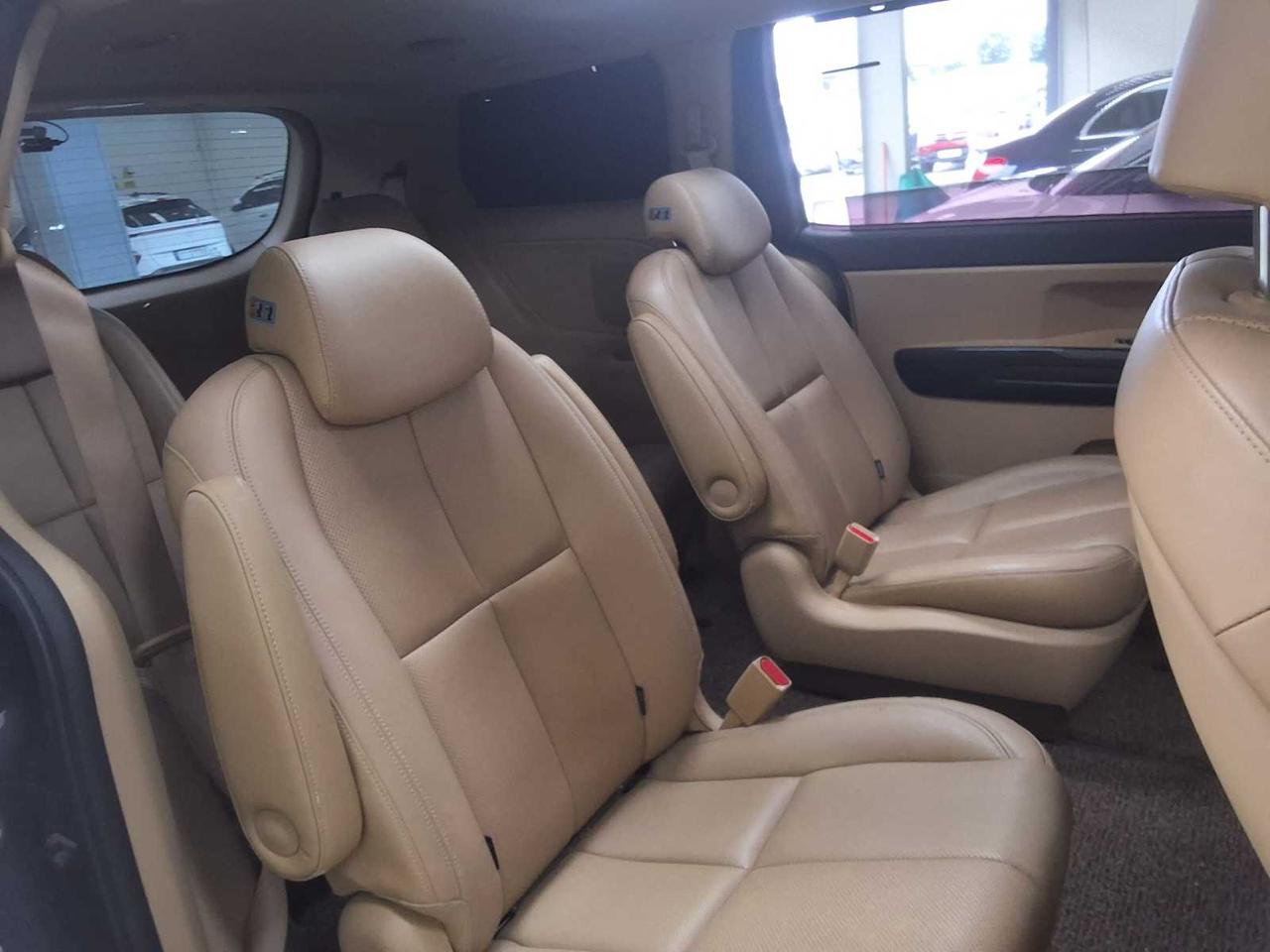 Kia Carnival 2.2 CRDi 4