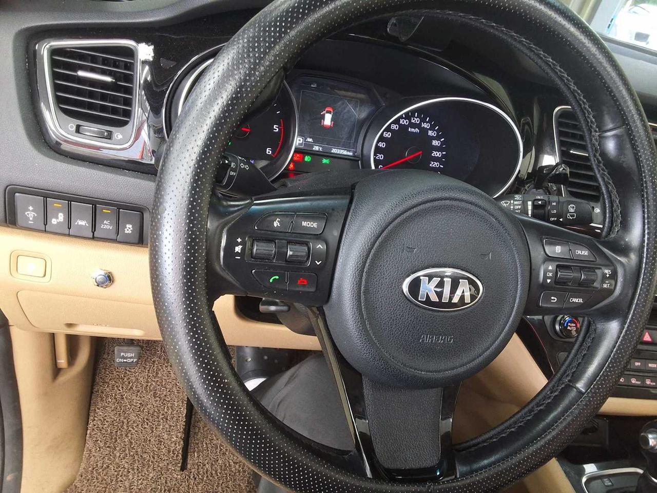 Kia Carnival 2.2 CRDi 6