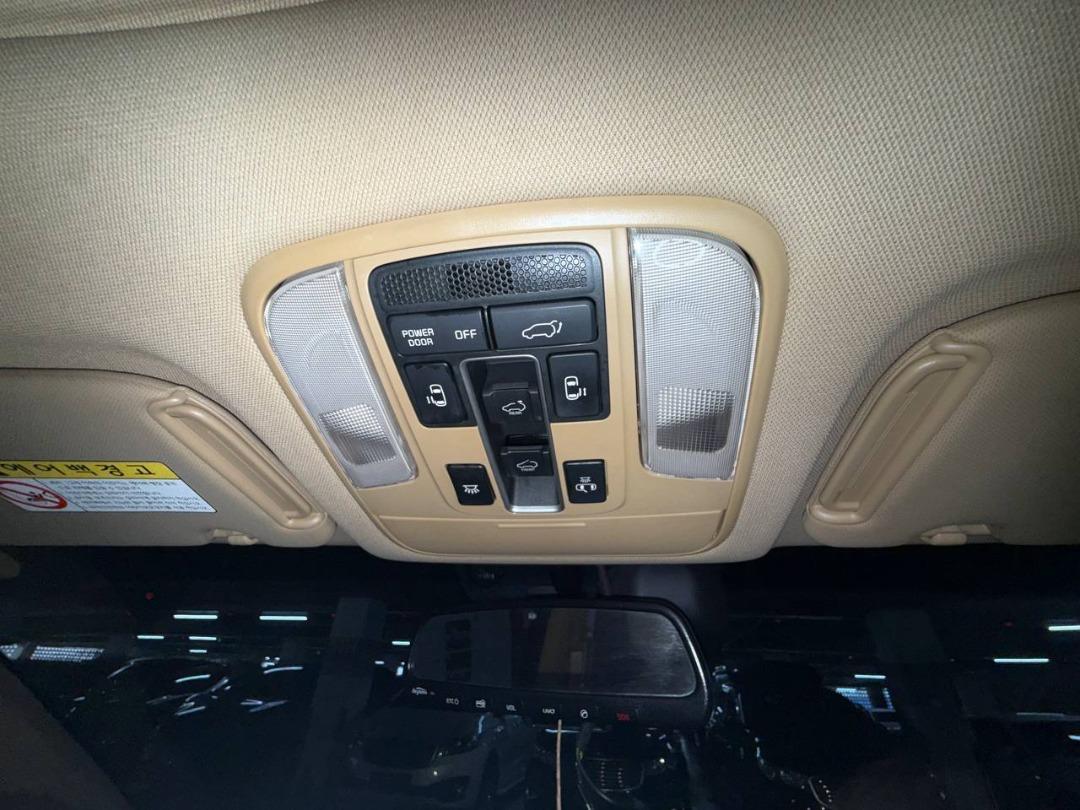 Kia Carnival 2.2 CRDi 9