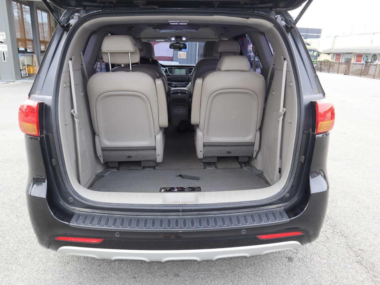 Kia Carnival 2.2 CRDi 8