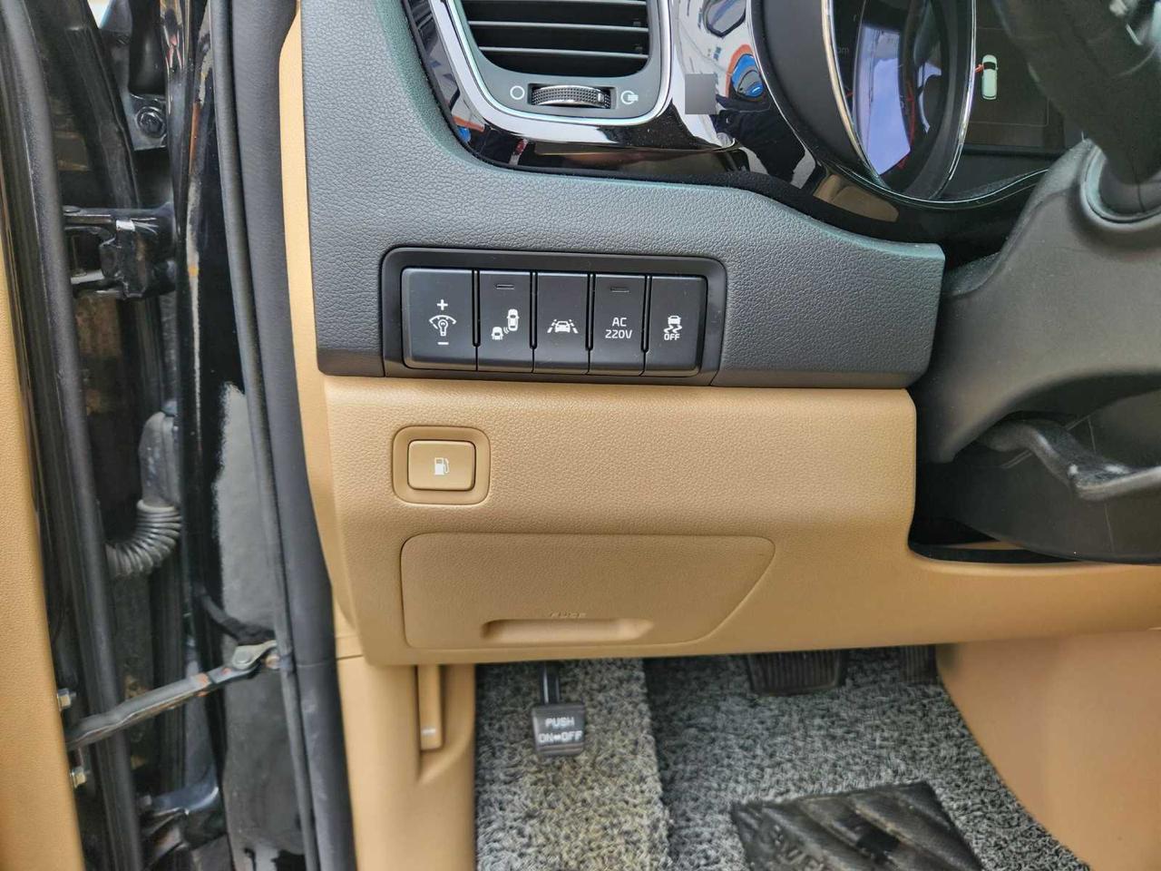 Kia Carnival 2.2 CRDi 8