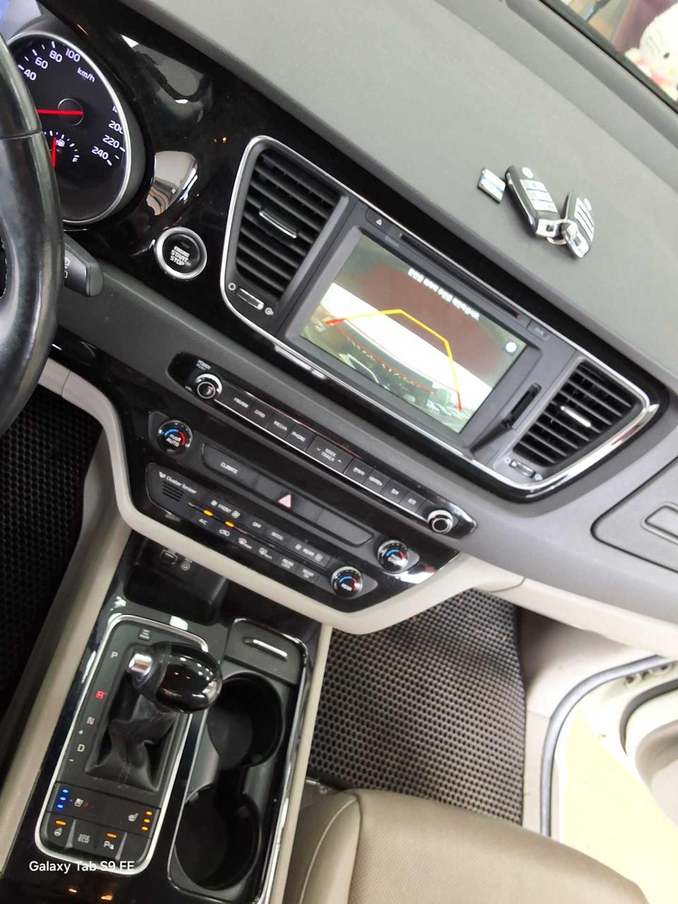 Kia Carnival 2.2 CRDi 8