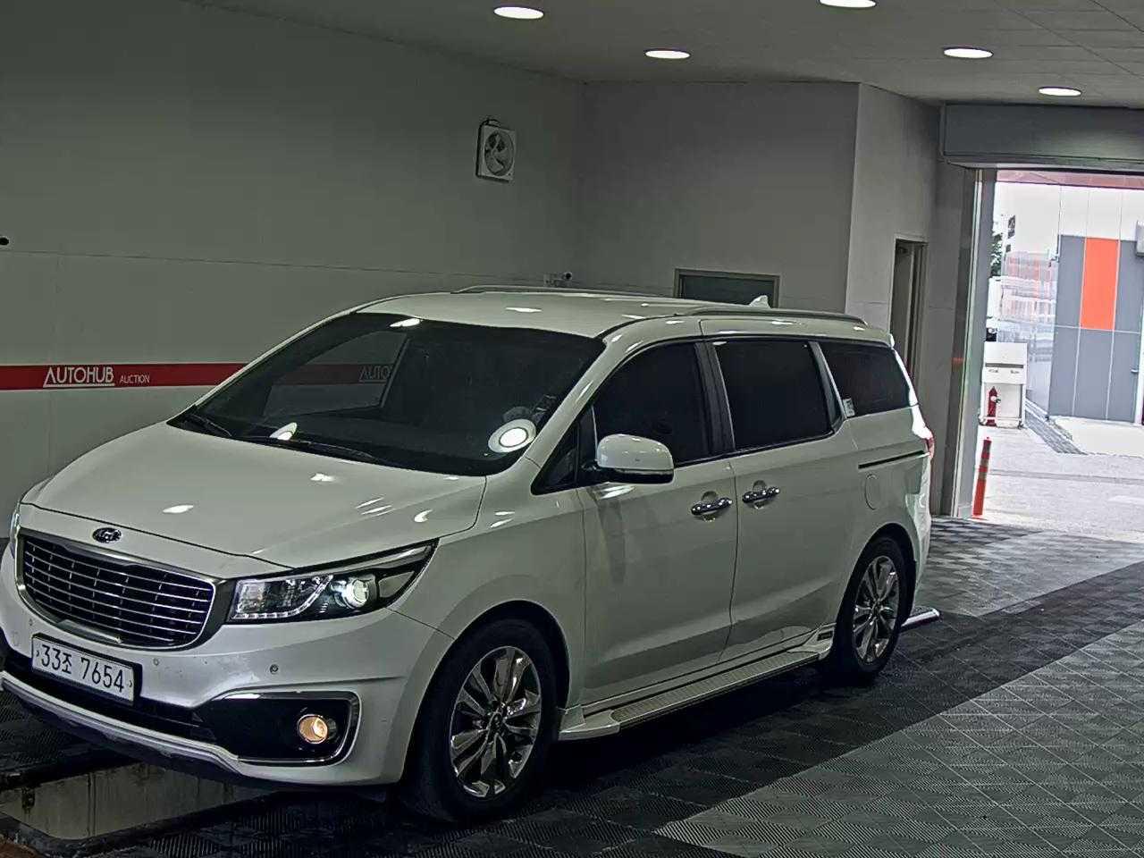 Kia Carnival 2.2 CRDi 9