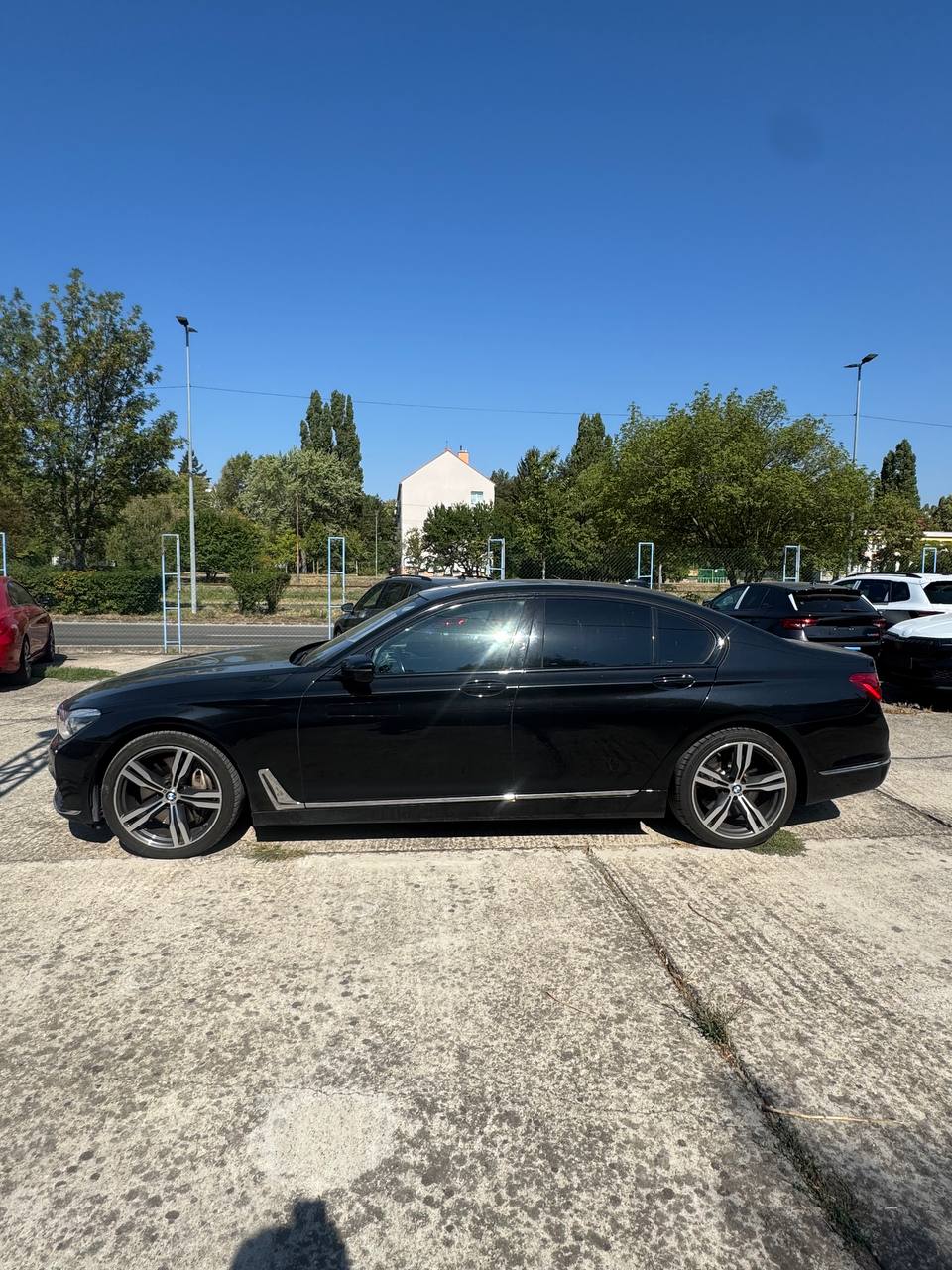 BMW 750i Individual M Sport 2017 4