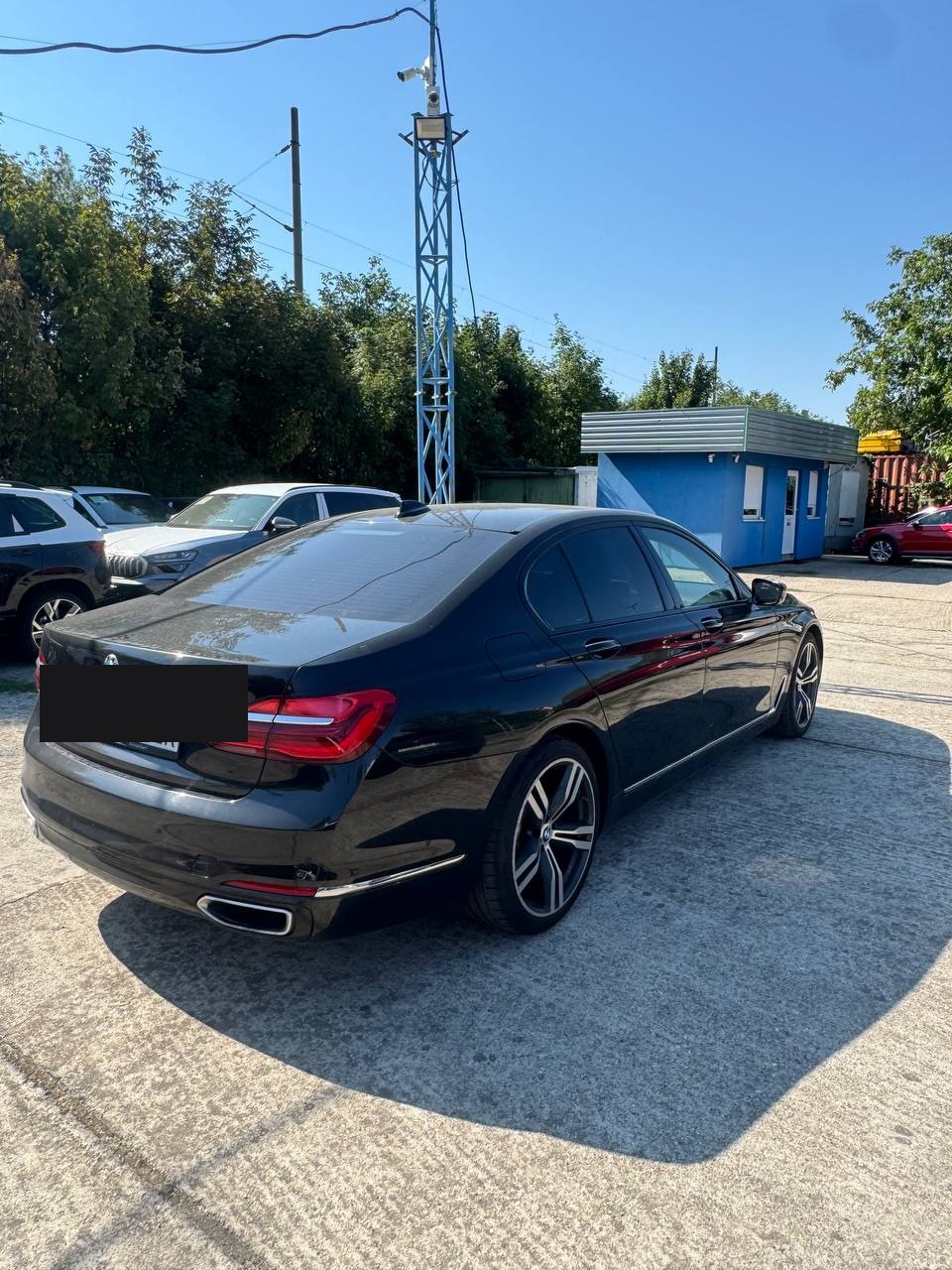 BMW 750i Individual M Sport 2017 8