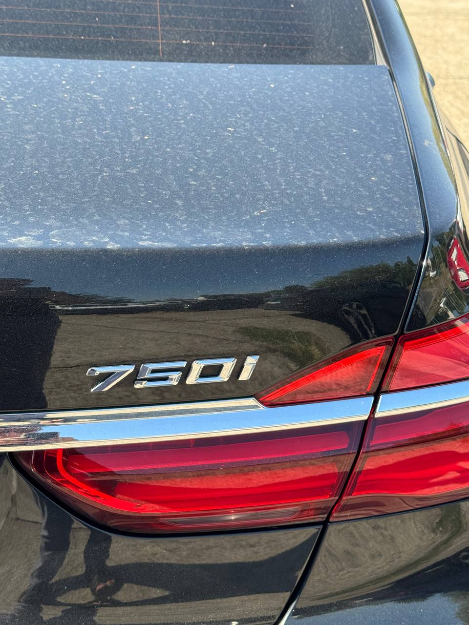 BMW 750i Individual M Sport 2017 11