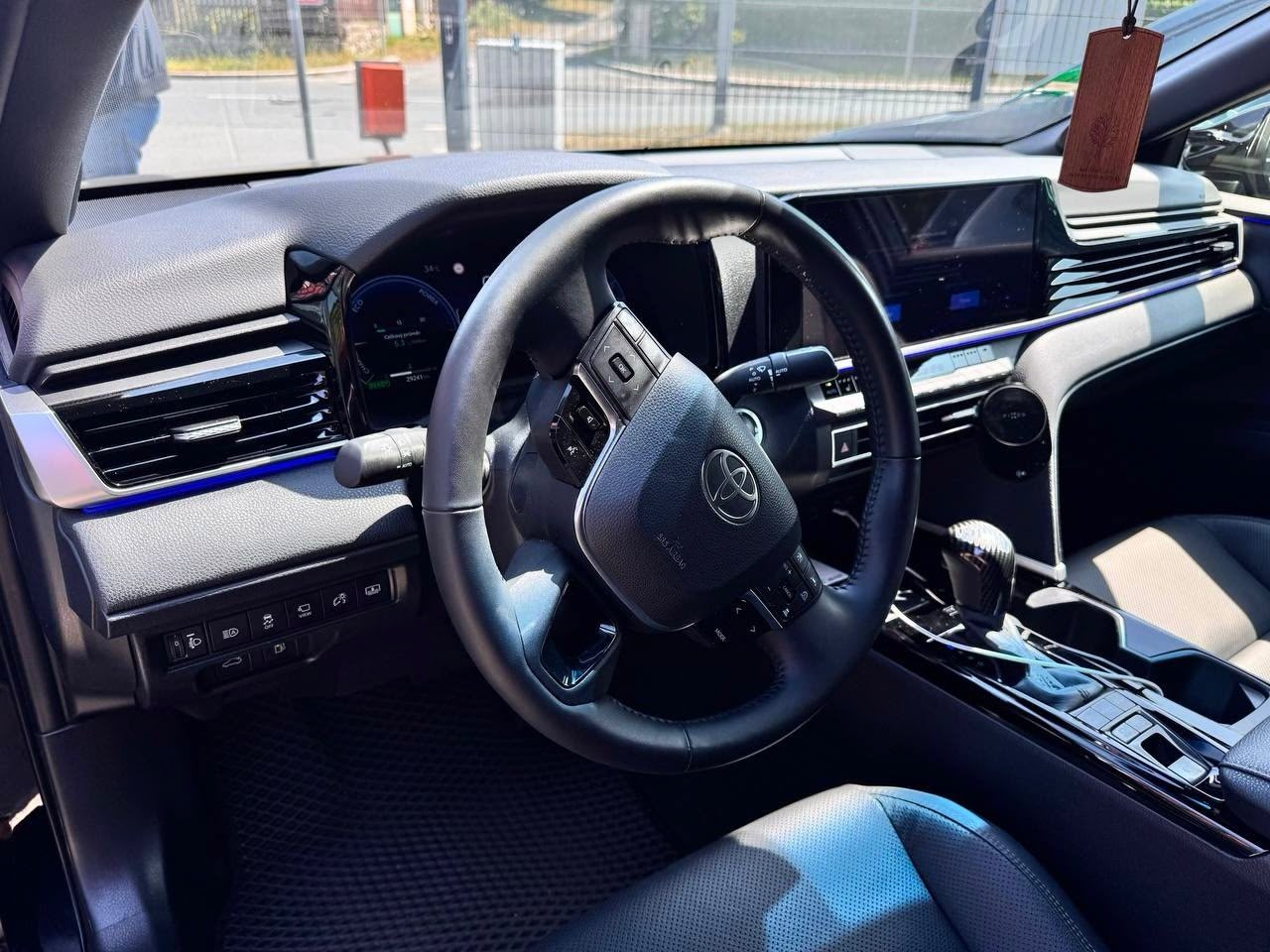 Toyota Camry 2.5 Hybrid 2026 3